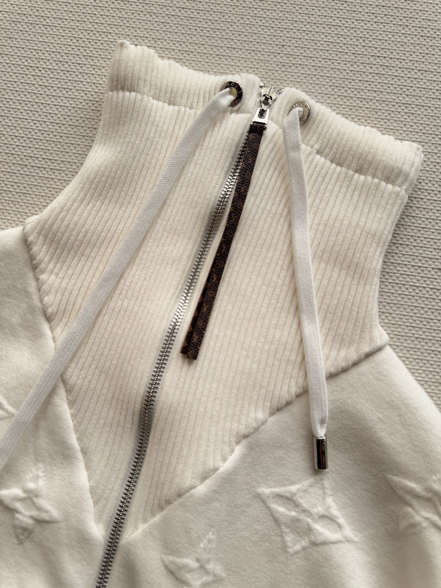 LouisVuitto*🆕2025秋冬SKI滑雪系列卫衣，柔软亲肤。Monogram暗纹提花，辨识度超高