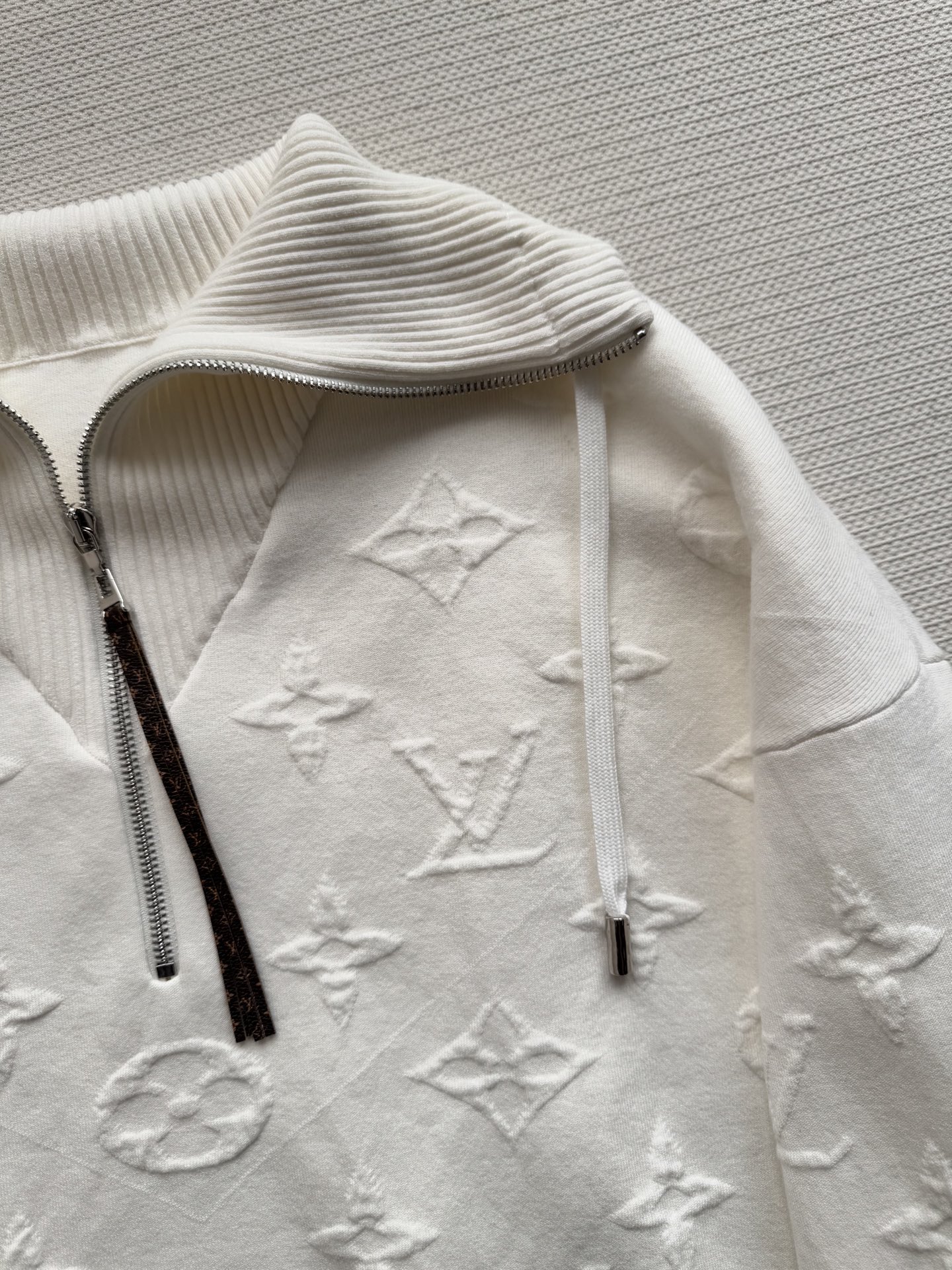 LouisVuitto*🆕2025秋冬SKI滑雪系列卫衣，柔软亲肤。Monogram暗纹提花，辨识度超高