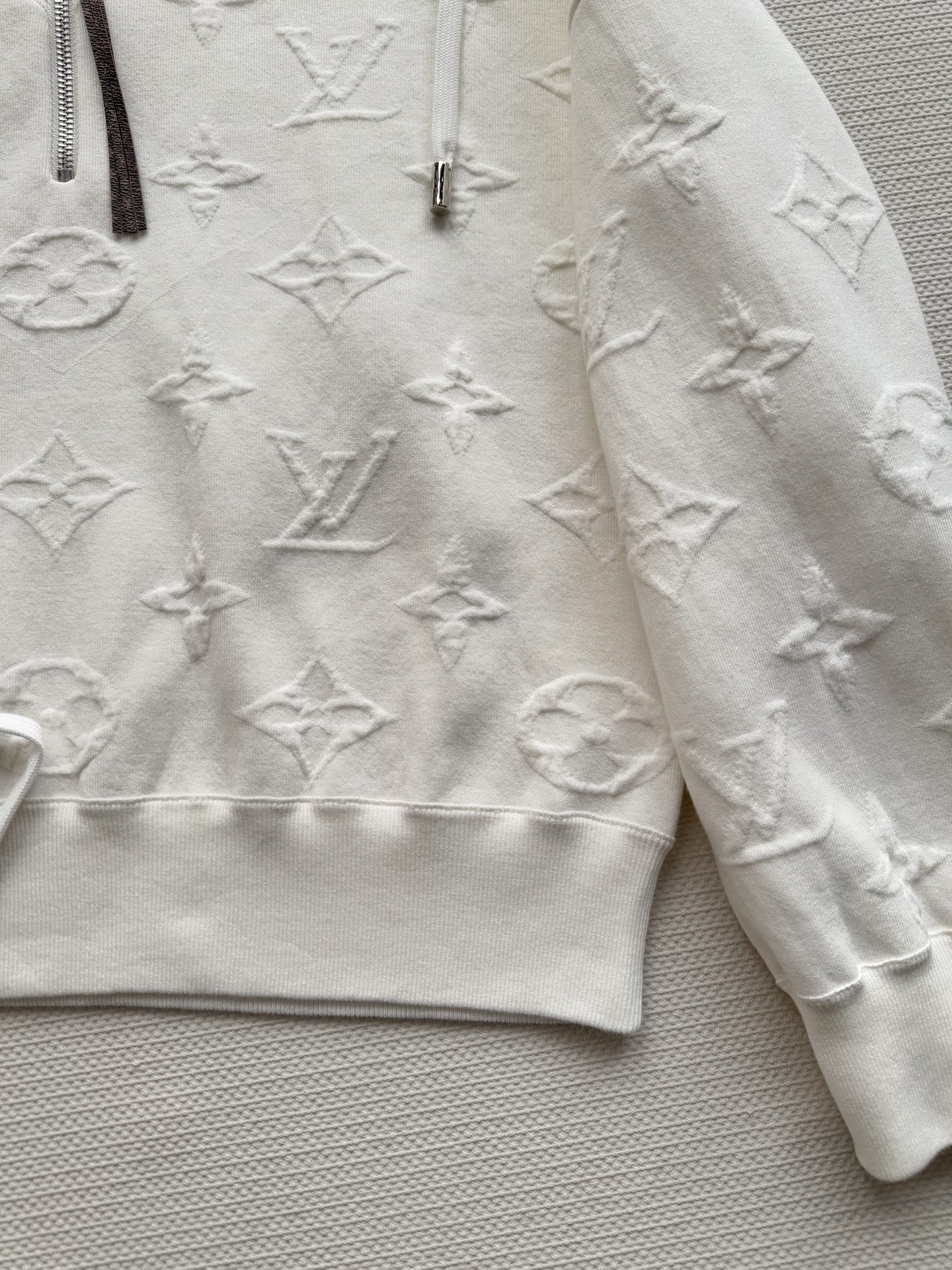 LouisVuitto*🆕2025秋冬SKI滑雪系列卫衣，柔软亲肤。Monogram暗纹提花，辨识度超高