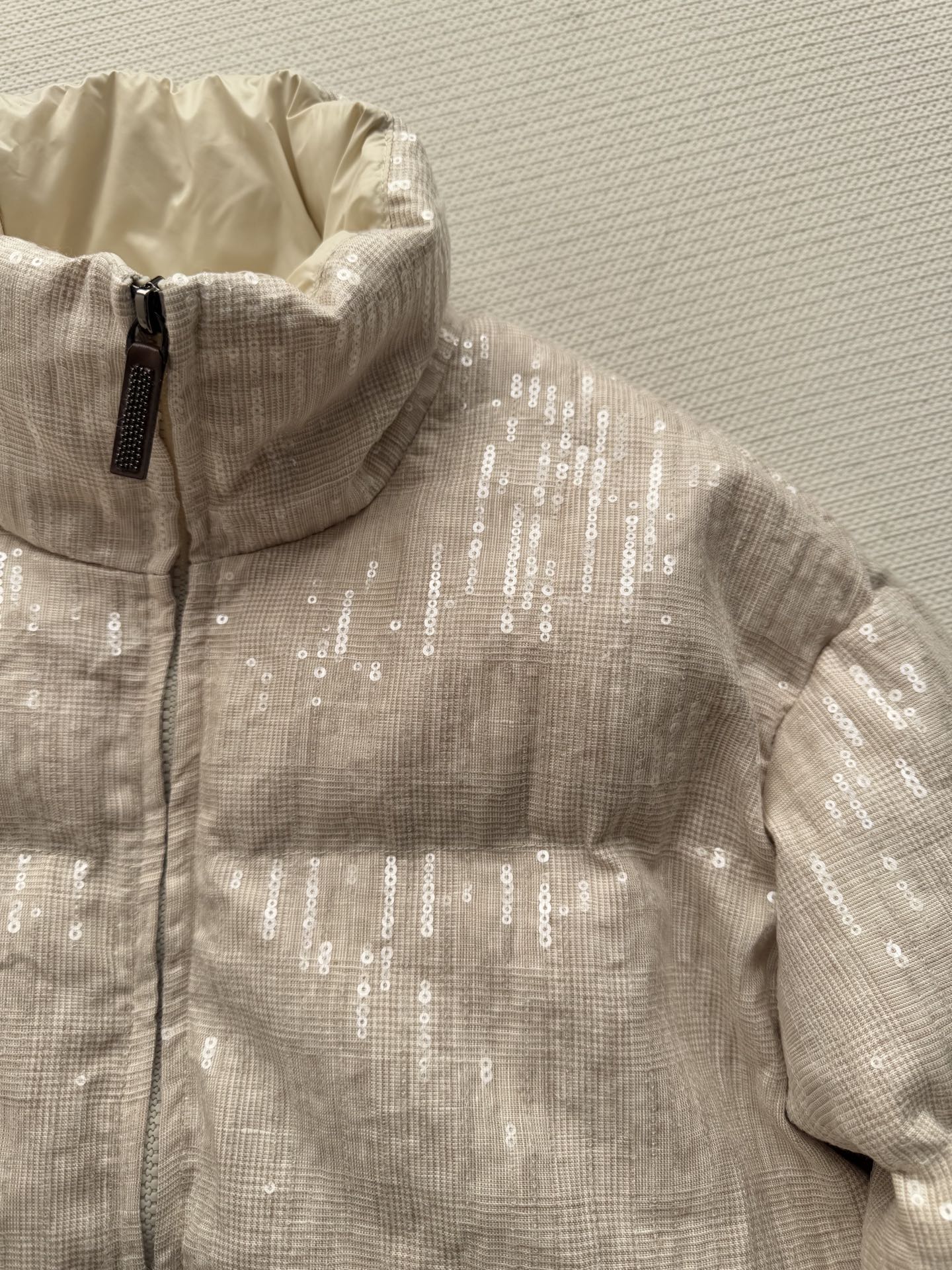 BrounelloCucinelli🆕新款，BC珠片羽绒服外套，外层珠片刺绣好美丽😍填充物鹅绒，保暖跟美