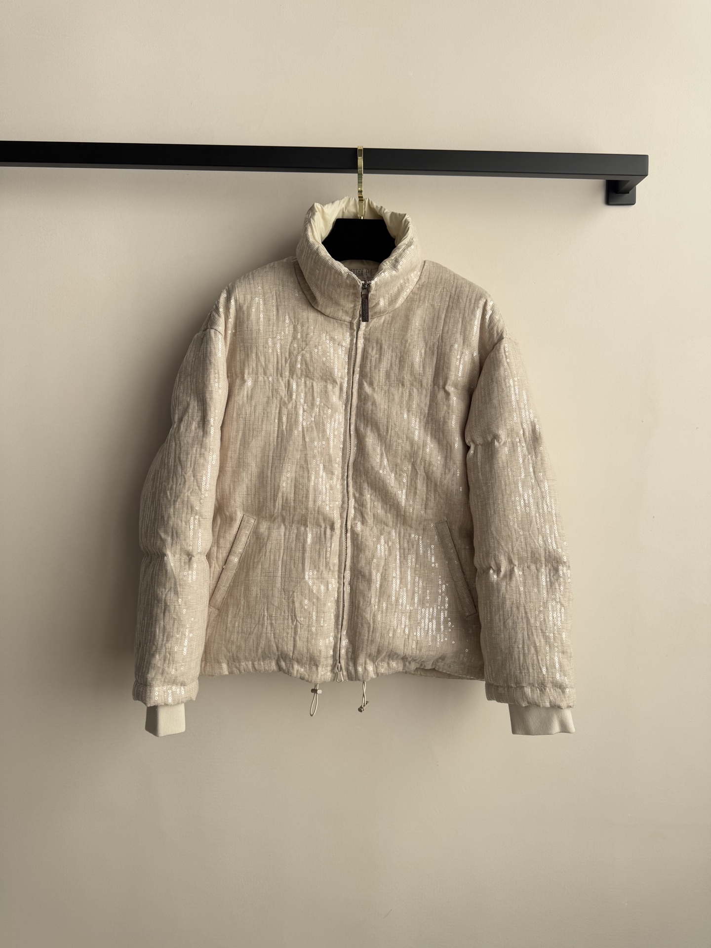 BrounelloCucinelli🆕新款，BC珠片羽绒服外套，外层珠片刺绣好美丽😍填充物鹅绒，保暖跟美