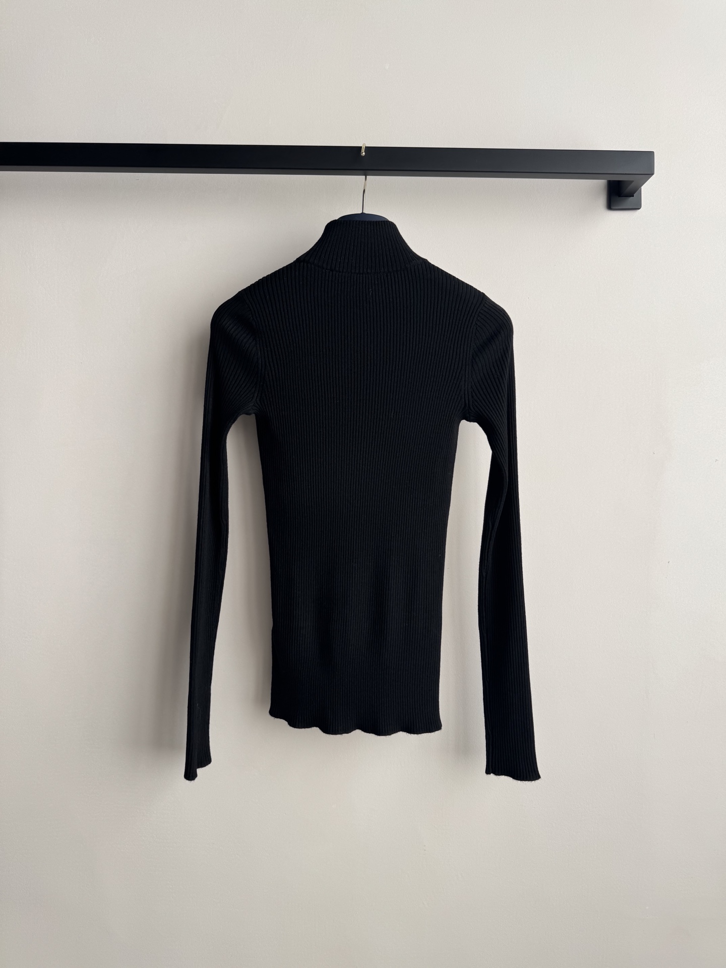 Louis Vuitton Black Wool Knit Top: Luxurious & Practical | Winter Collection 3 i1763872288939 4507 0 1
