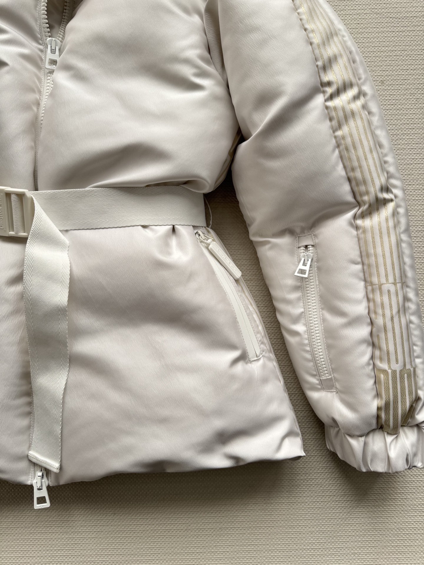 i1763873303179 1736 0 8