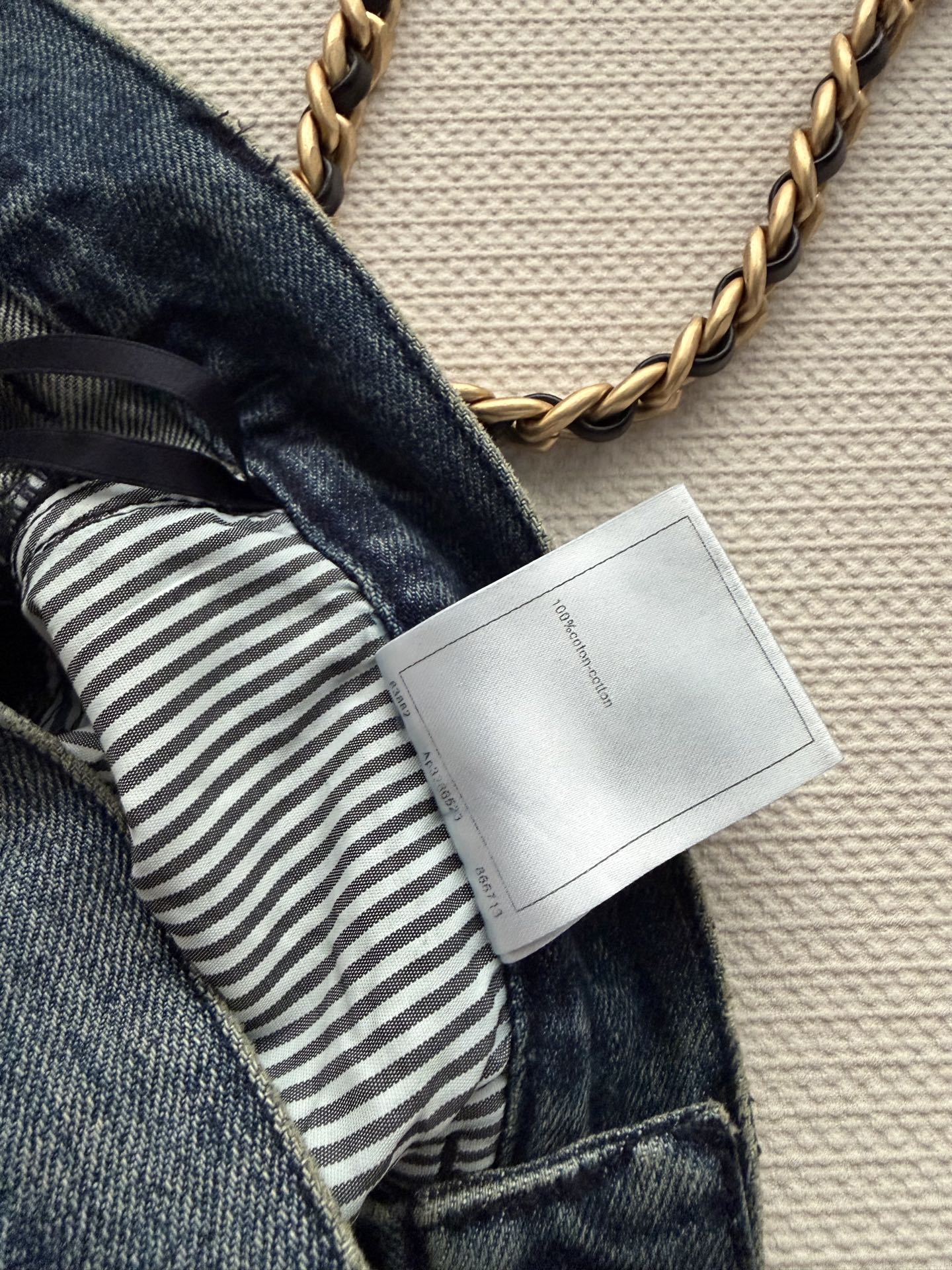 Chane*🆕新款26早春新款牛仔裤👖，直筒版型设计不挑人，不压身高，版型巨好～做旧牛仔裤Size：36