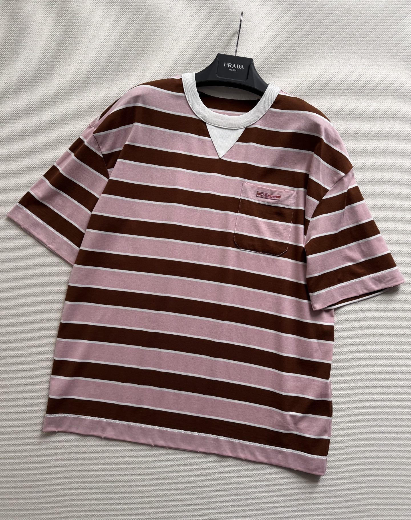 Prad*🆕26Ss春夏新款 条纹短袖圆领T恤丨⚠独家开发！高版出品！衣服每处边沿都有磨破工艺。超级高级