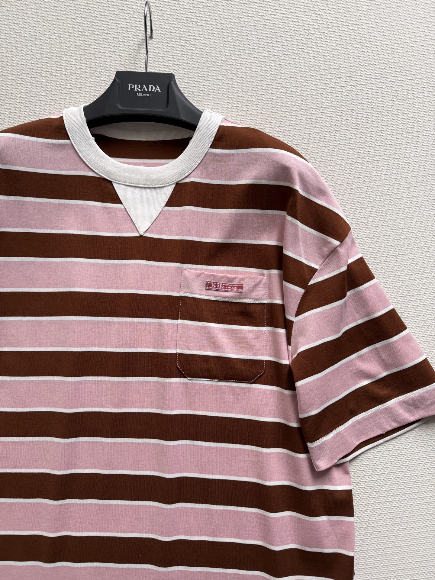 Prad*🆕26Ss春夏新款 条纹短袖圆领T恤丨⚠独家开发！高版出品！衣服每处边沿都有磨破工艺。超级高级