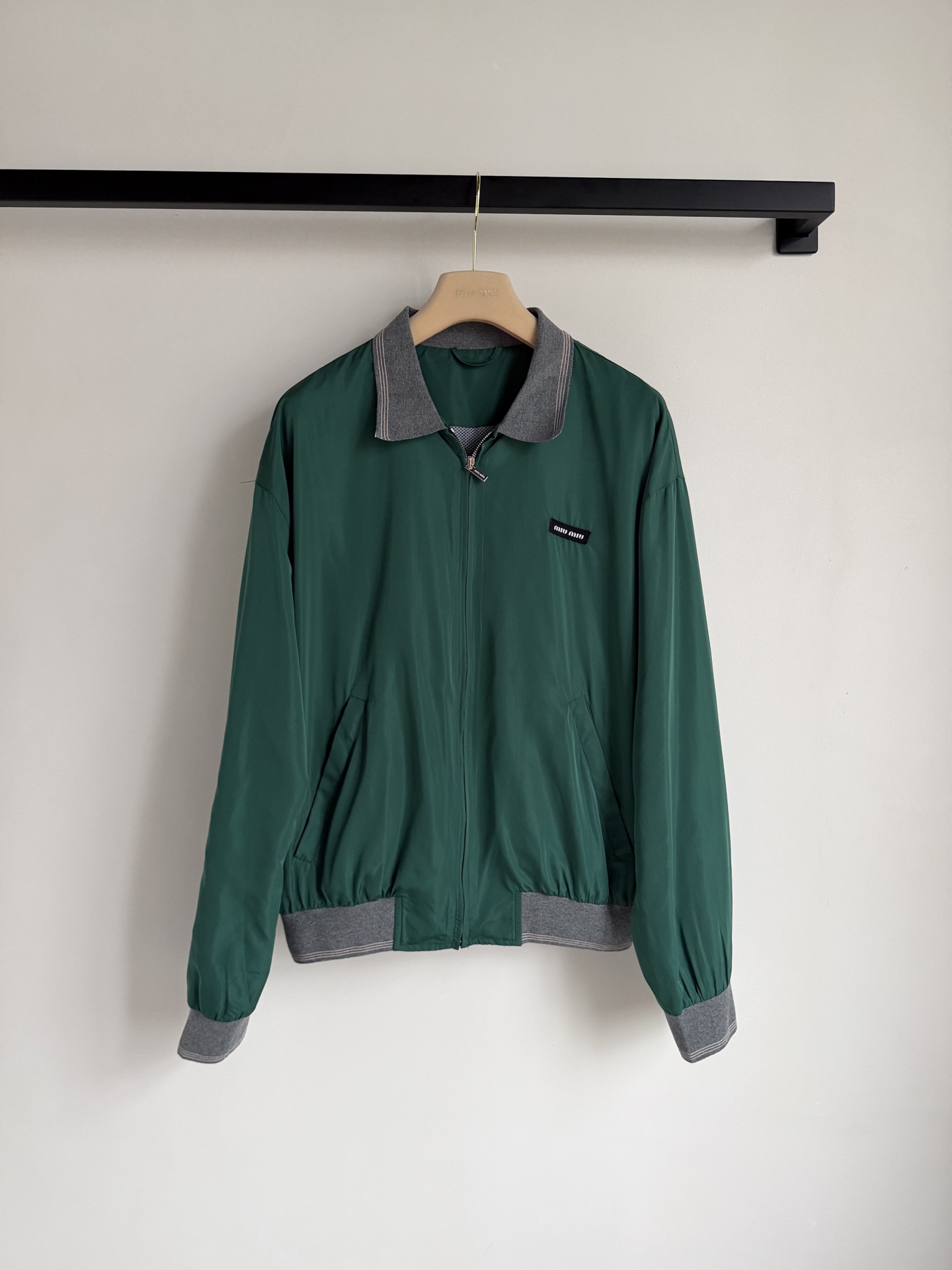 MiuMi*🆕26FW早春🎾系列 撞色拼领夹克外套 原版开发 高版本出品 这个系列太吸睛了～撞色防风外套