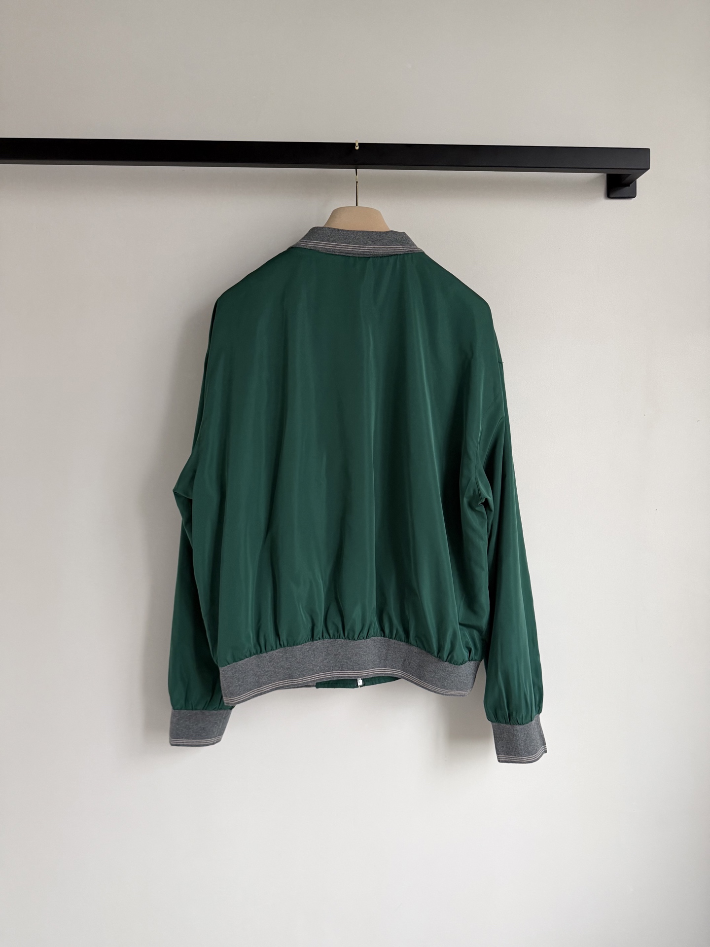 MiuMi*🆕26FW早春🎾系列 撞色拼领夹克外套 原版开发 高版本出品 这个系列太吸睛了～撞色防风外套