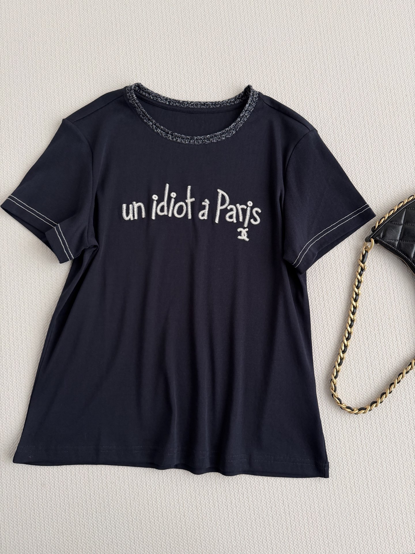 Chane*🆕小香中古系列——领毛织刺绣亚麻T：撞色的花纱毛织领子自然卷边松弛又随性，手写字体的刺绣精致