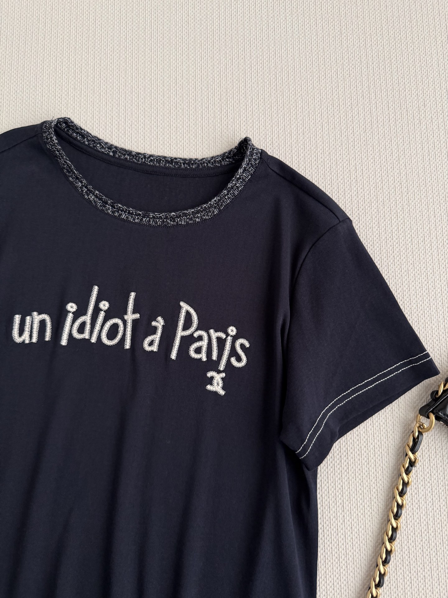 Chane*🆕小香中古系列——领毛织刺绣亚麻T：撞色的花纱毛织领子自然卷边松弛又随性，手写字体的刺绣精致