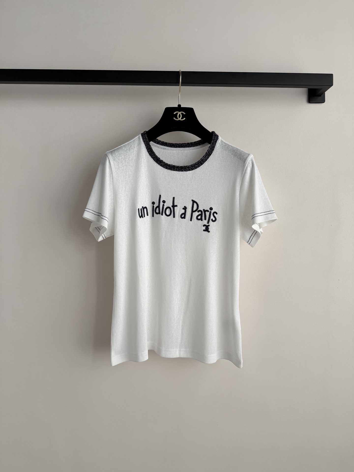 Chane*🆕小香中古系列——领毛织刺绣亚麻T：撞色的花纱毛织领子自然卷边松弛又随性，手写字体的刺绣精致