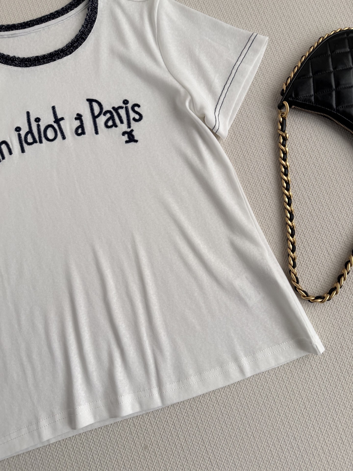 Chane*🆕小香中古系列——领毛织刺绣亚麻T：撞色的花纱毛织领子自然卷边松弛又随性，手写字体的刺绣精致