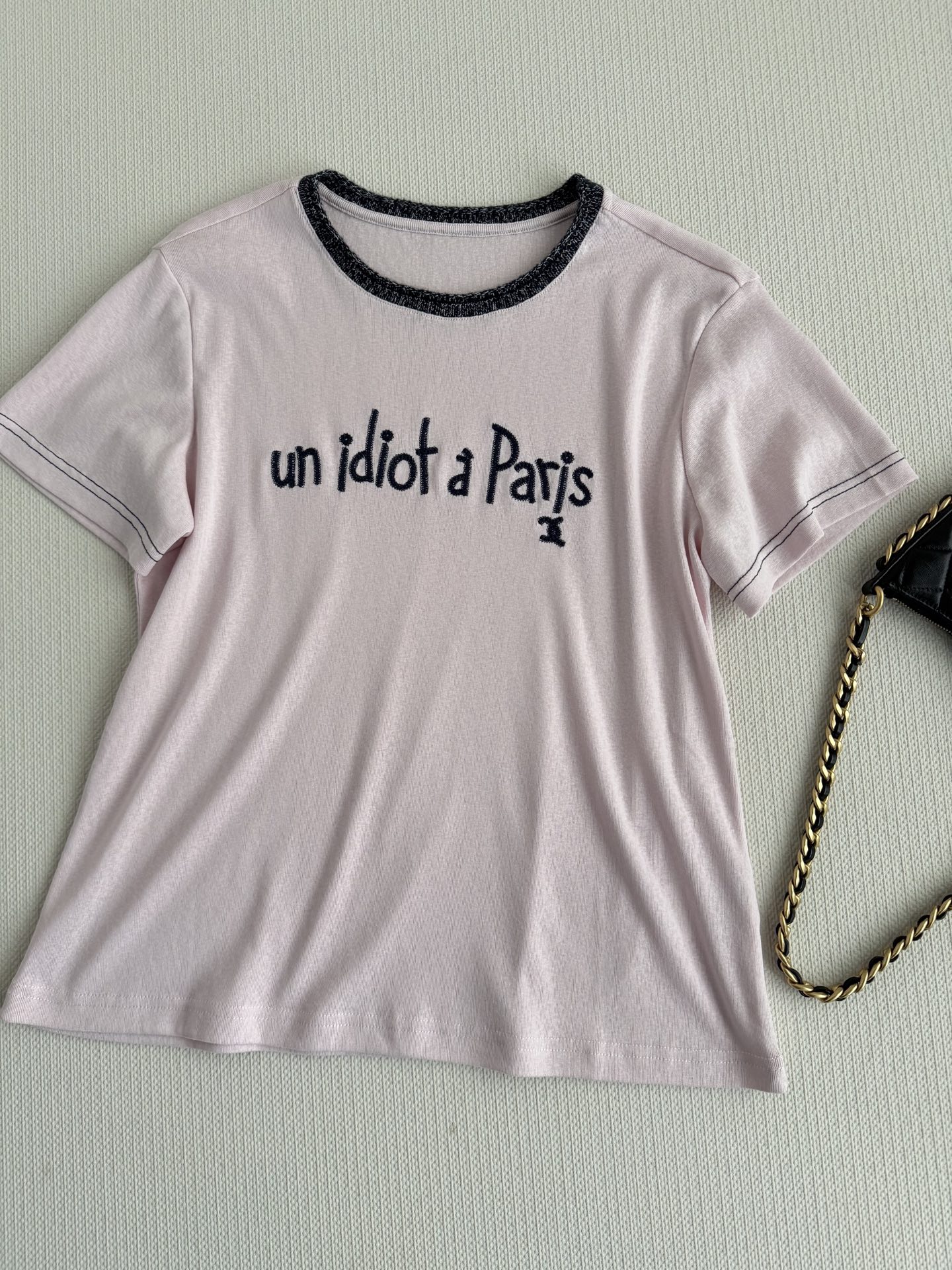 Chane*🆕小香中古系列——领毛织刺绣亚麻T：撞色的花纱毛织领子自然卷边松弛又随性，手写字体的刺绣精致