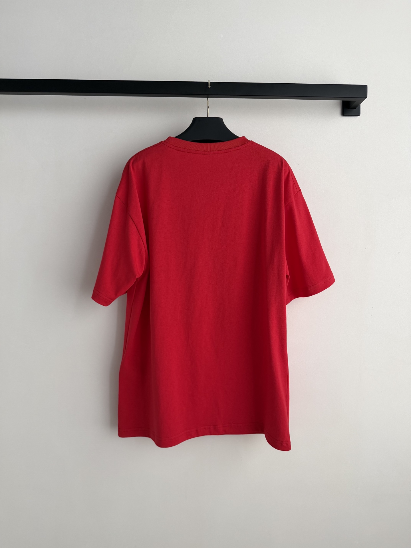 Valentin*🆕 宽松版型T恤，胸前印有黑色虎头图案和“CLASS OF 1960”字样，设计复古又