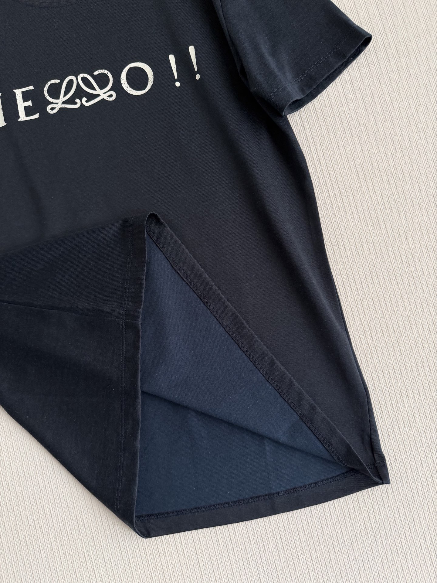 Loew*🆕26新款 双色印染不同色调 一布双色的视觉暗藏巧思 轻松打造高级感…… 罗意威太会整活了很有