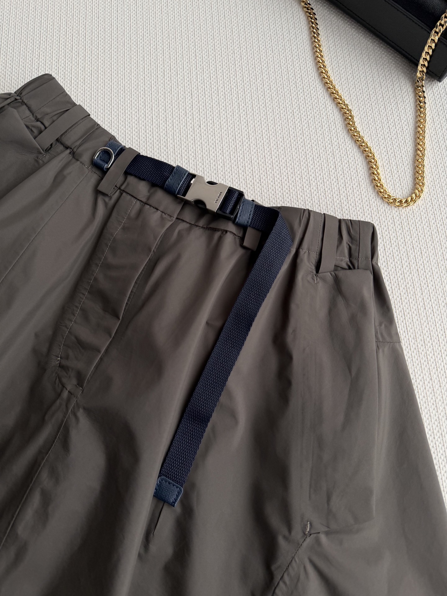 Prad*🆕26Ss早春新款 褐色腰带尼龙口袋半身裙丨⚠独家开发！还原Yb里片都是工艺压胶顶级高版出品！