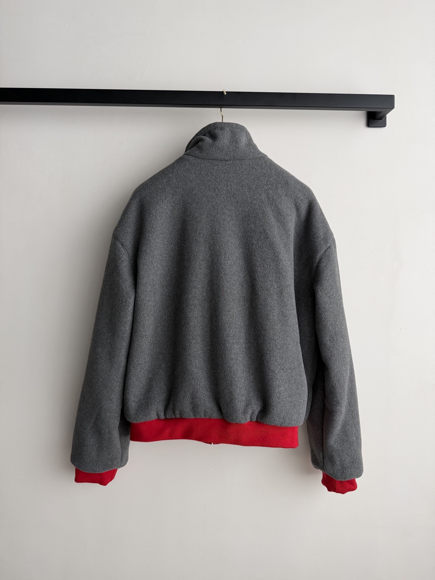 Miumi*🆕25Fw秋冬新款 字母刺绣休闲宽松两面可穿翻领夹克外套丨⚠独家开发！顶级高版出品！红与灰的