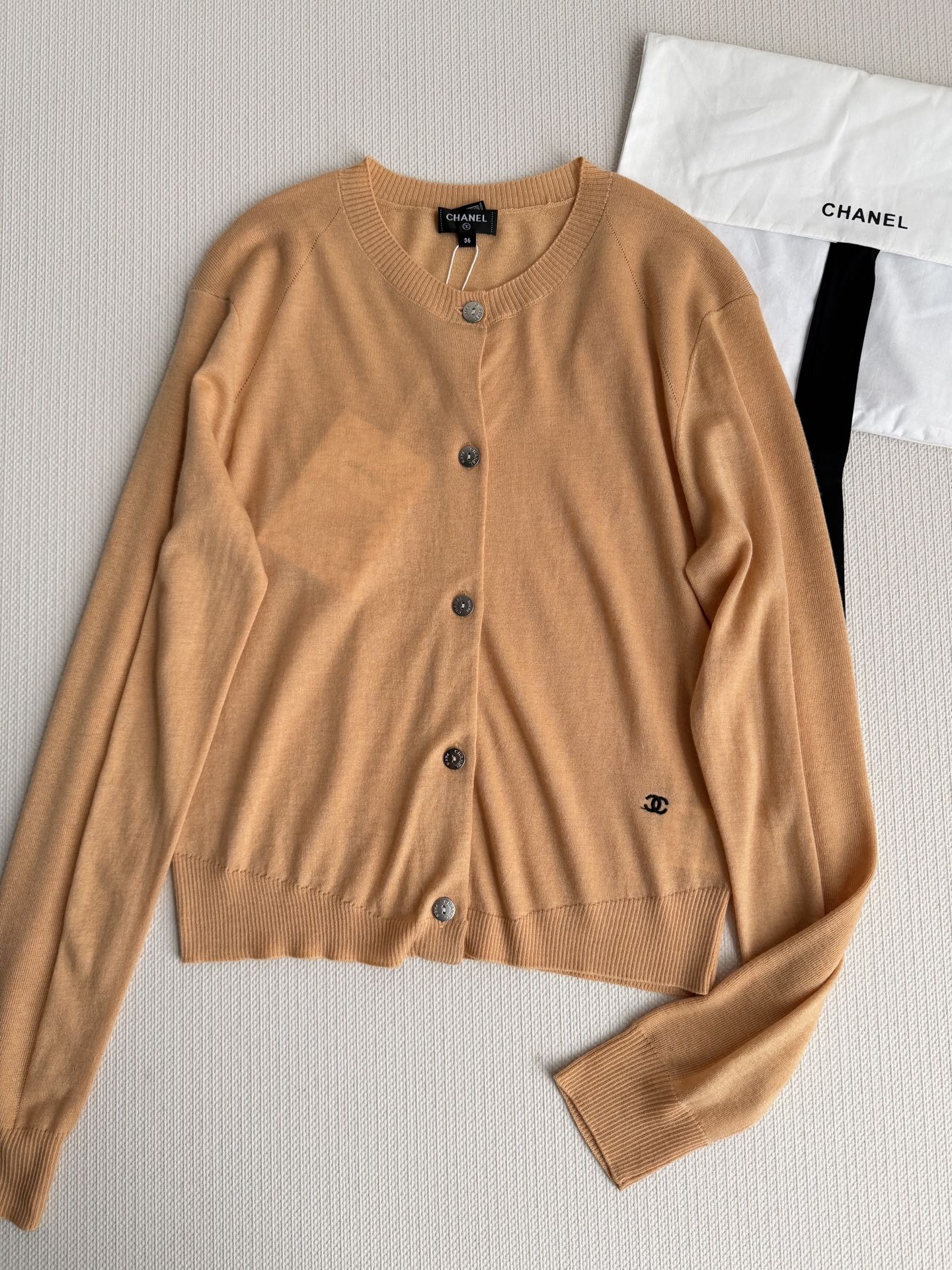 Chane*🆕🩶26P灰色针织开衫，Yb定制16超细羊毛 高密度超薄 柔软针织面料，🇩🇪德国进口机刺绣饱