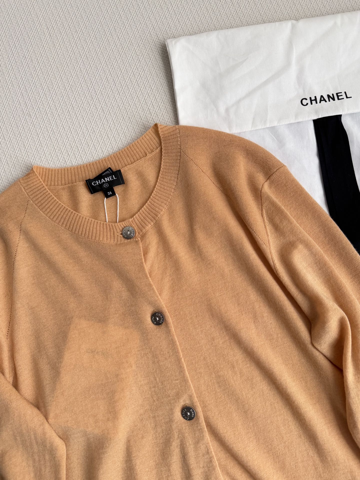 Chane*🆕🩶26P灰色针织开衫，Yb定制16超细羊毛 高密度超薄 柔软针织面料，🇩🇪德国进口机刺绣饱