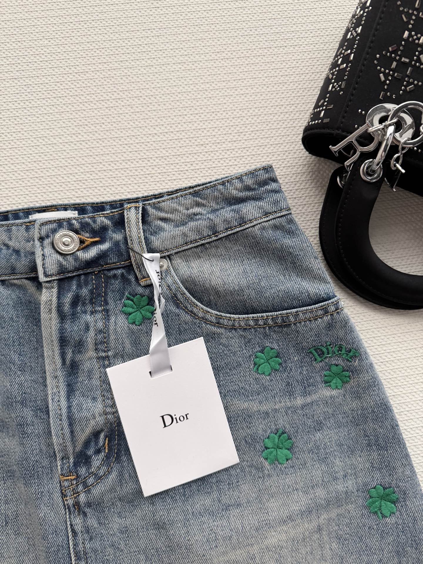 Dio*🆕2026春夏新款女士蓝色时尚百搭高级感气质四叶草A版半裙顶级版本，选用纯棉牛仔面料，五金YB定