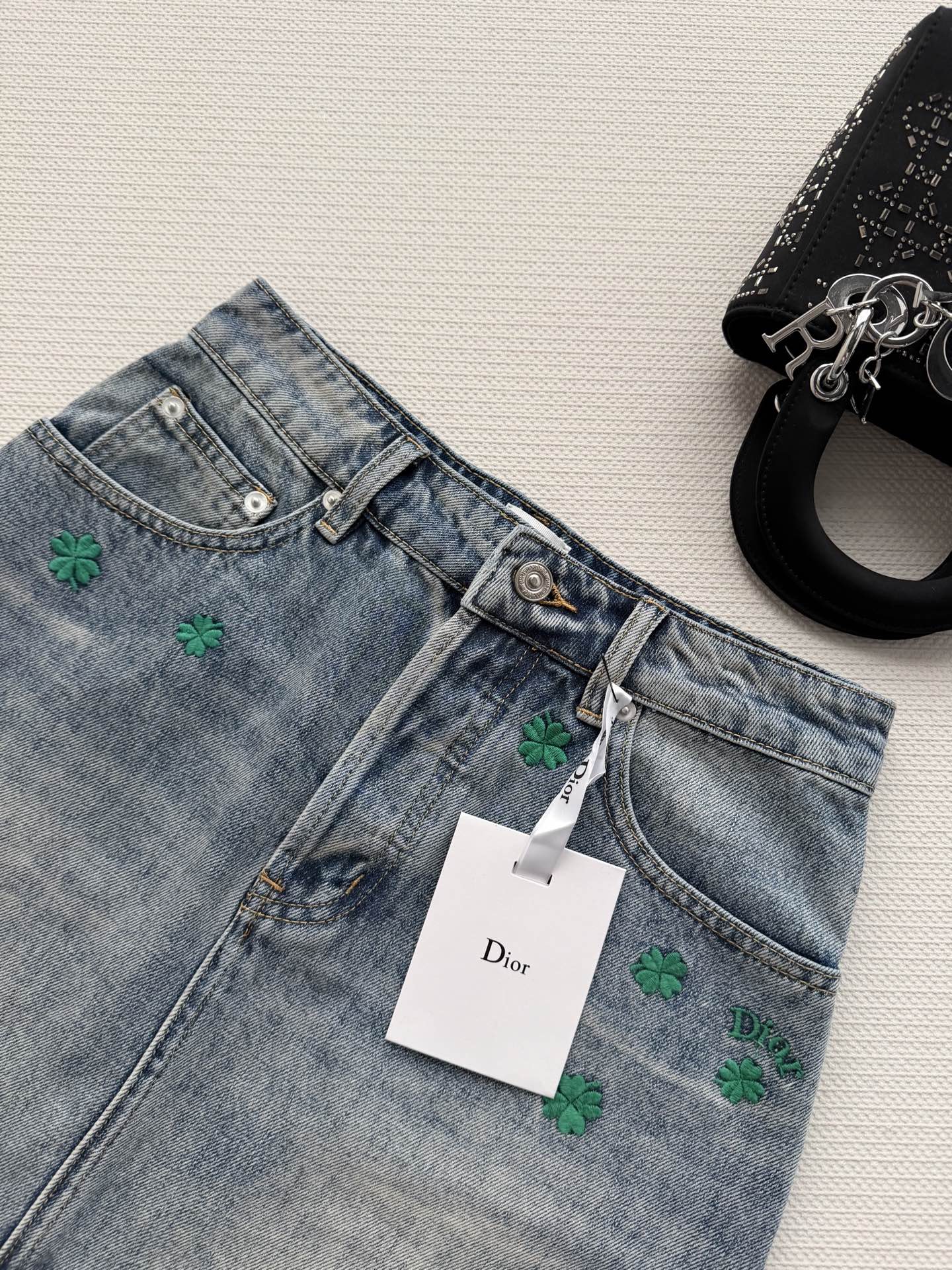 Dio*🆕2026春夏新款女士蓝色时尚百搭高级感气质四叶草A版半裙顶级版本，选用纯棉牛仔面料，五金YB定