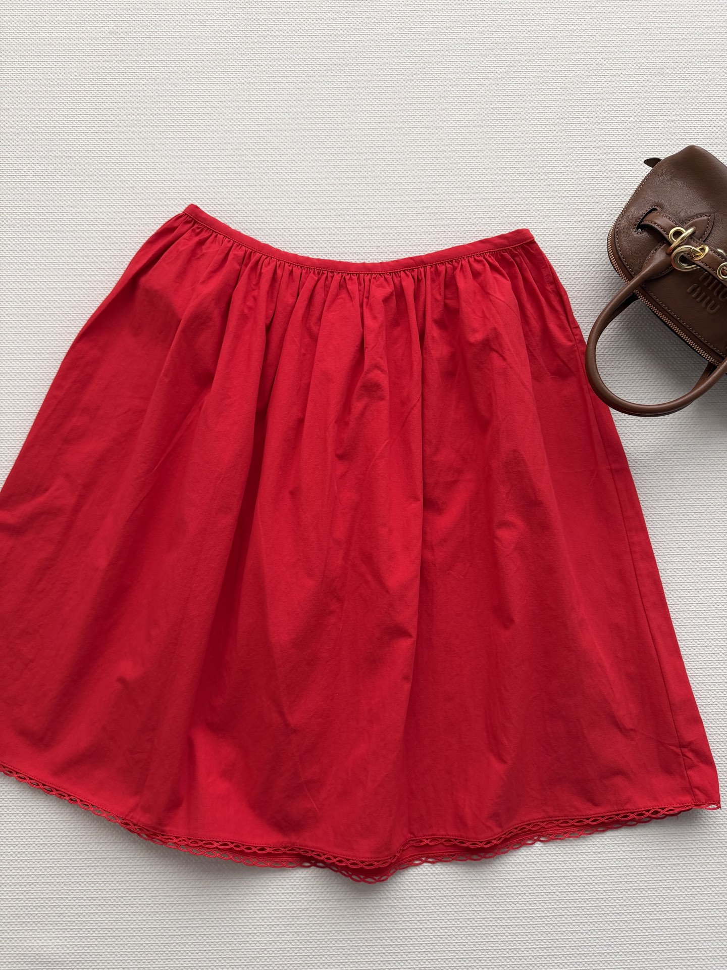 Miumi* 🆕26Ss春夏新款 知性分子学院风花边白色半裙。原版1:1定制花边开发！高版出品！定制进口