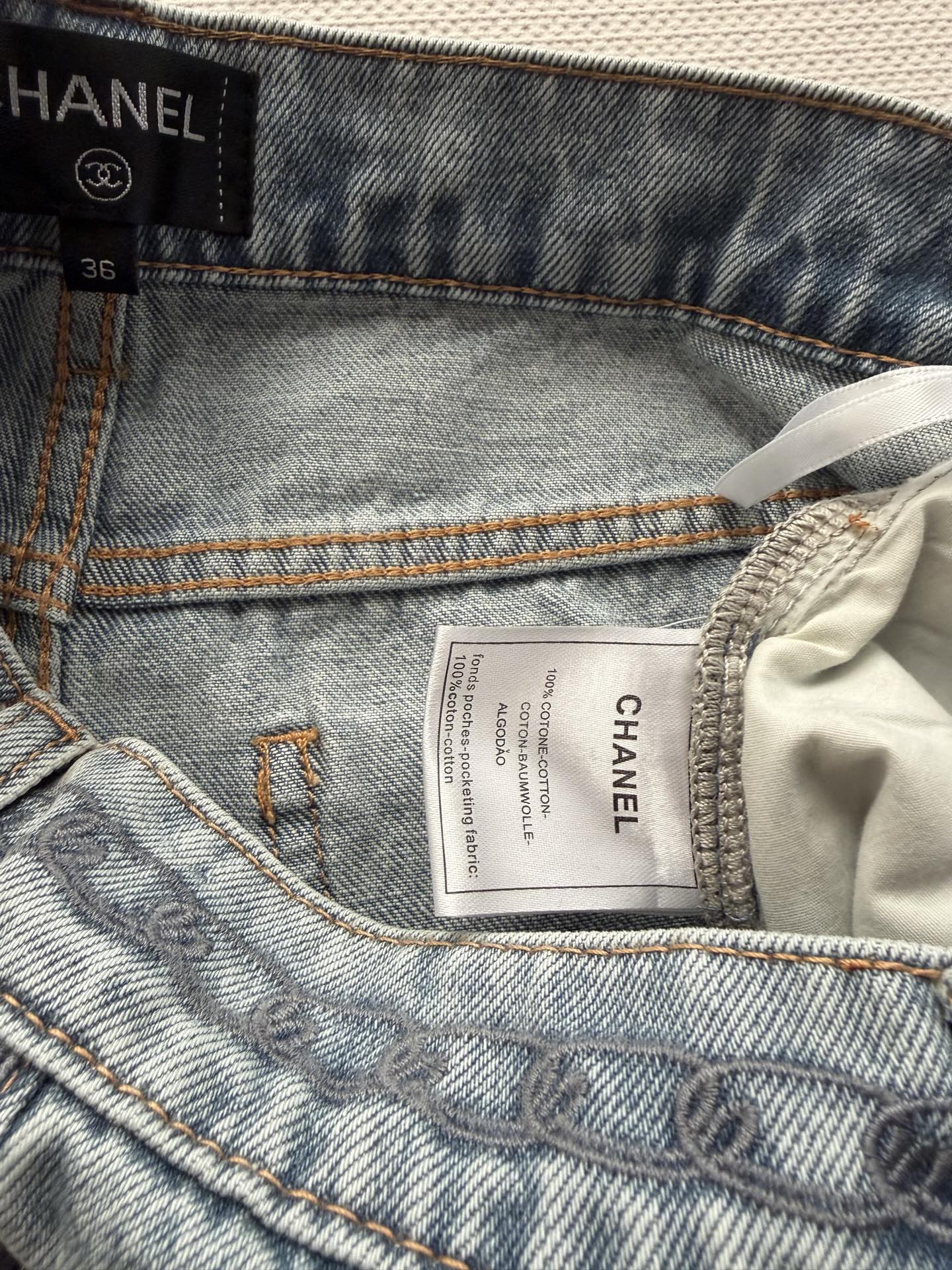 Chane*🆕2026SS 早春新品系列//复古高腰牛仔长裤：高腰剪裁设计、选用重磅水洗牛仔面料，兼具挺