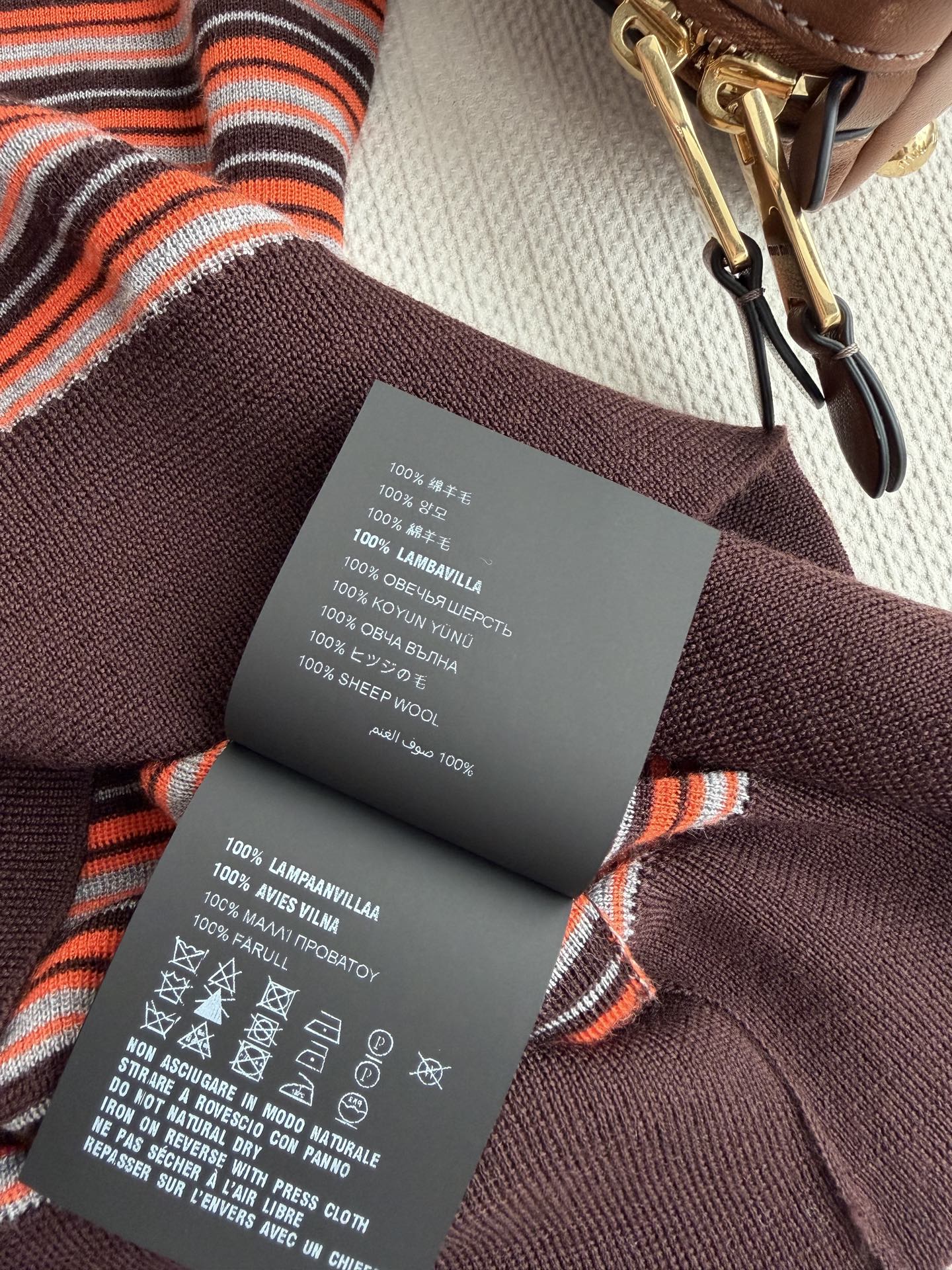 Miu Mi*🆕26Ss早春新款 撞色条纹羊毛V领背心针织衫丨⚠独家开发！顶级高版出品！这款背心以复古撞