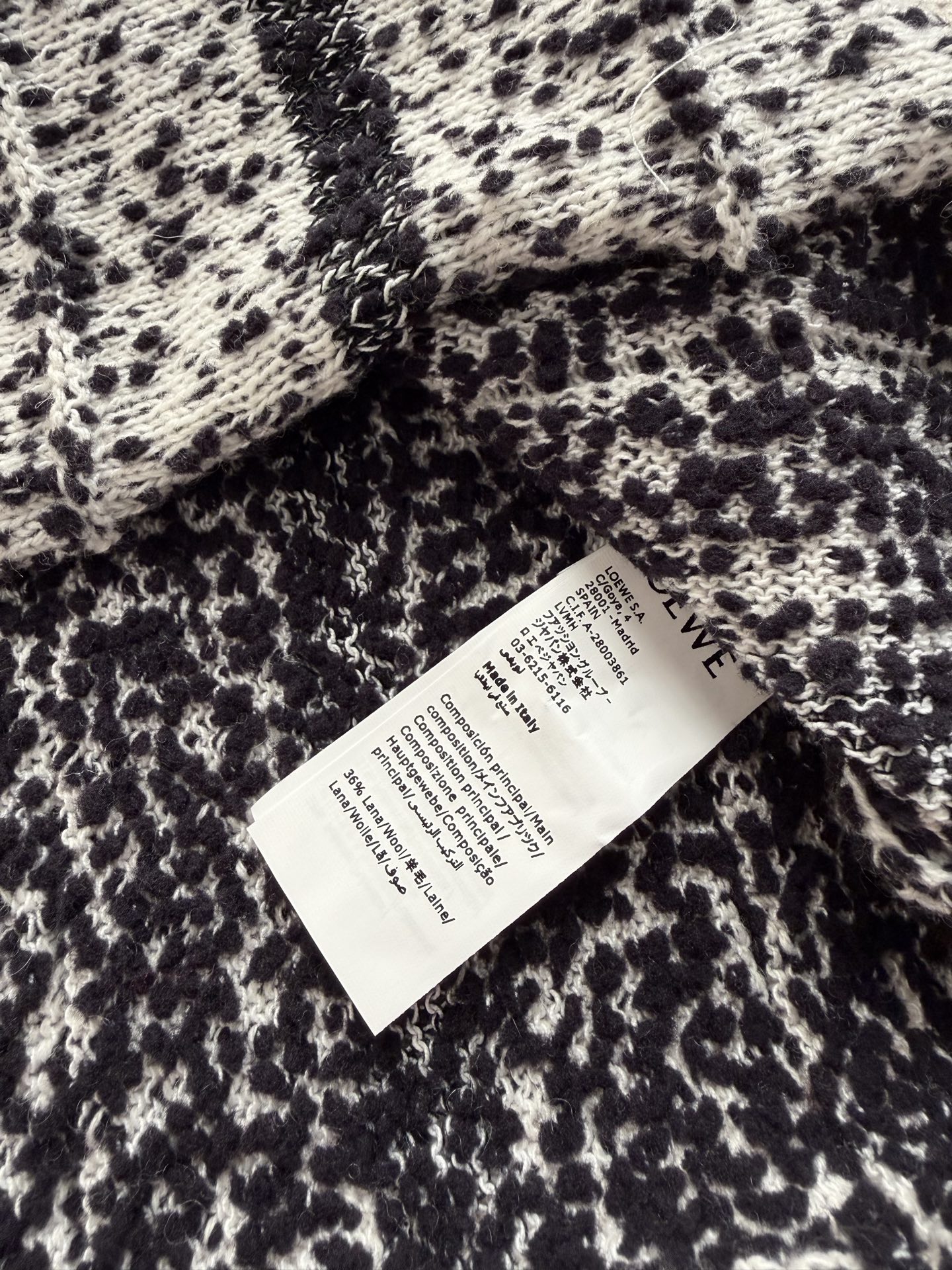 Loew*🆕新款半裙，黑白混纺纱线，竖条纹理设计，简约又有细节感，夏天穿超清爽，轻便透气，日常或度假都很