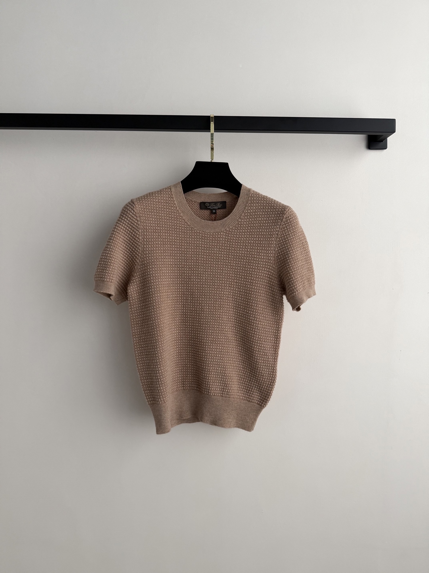 Loro Pian*🆕华夫格羊绒短袖，54%羊绒+46%棉混纺，触感柔软亲肤，保暖又透气。浅驼杂色低调高