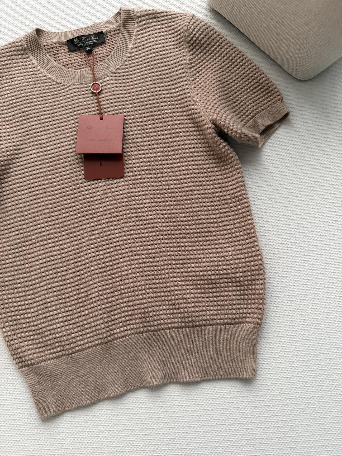 Loro Pian*🆕华夫格羊绒短袖，54%羊绒+46%棉混纺，触感柔软亲肤，保暖又透气。浅驼杂色低调高