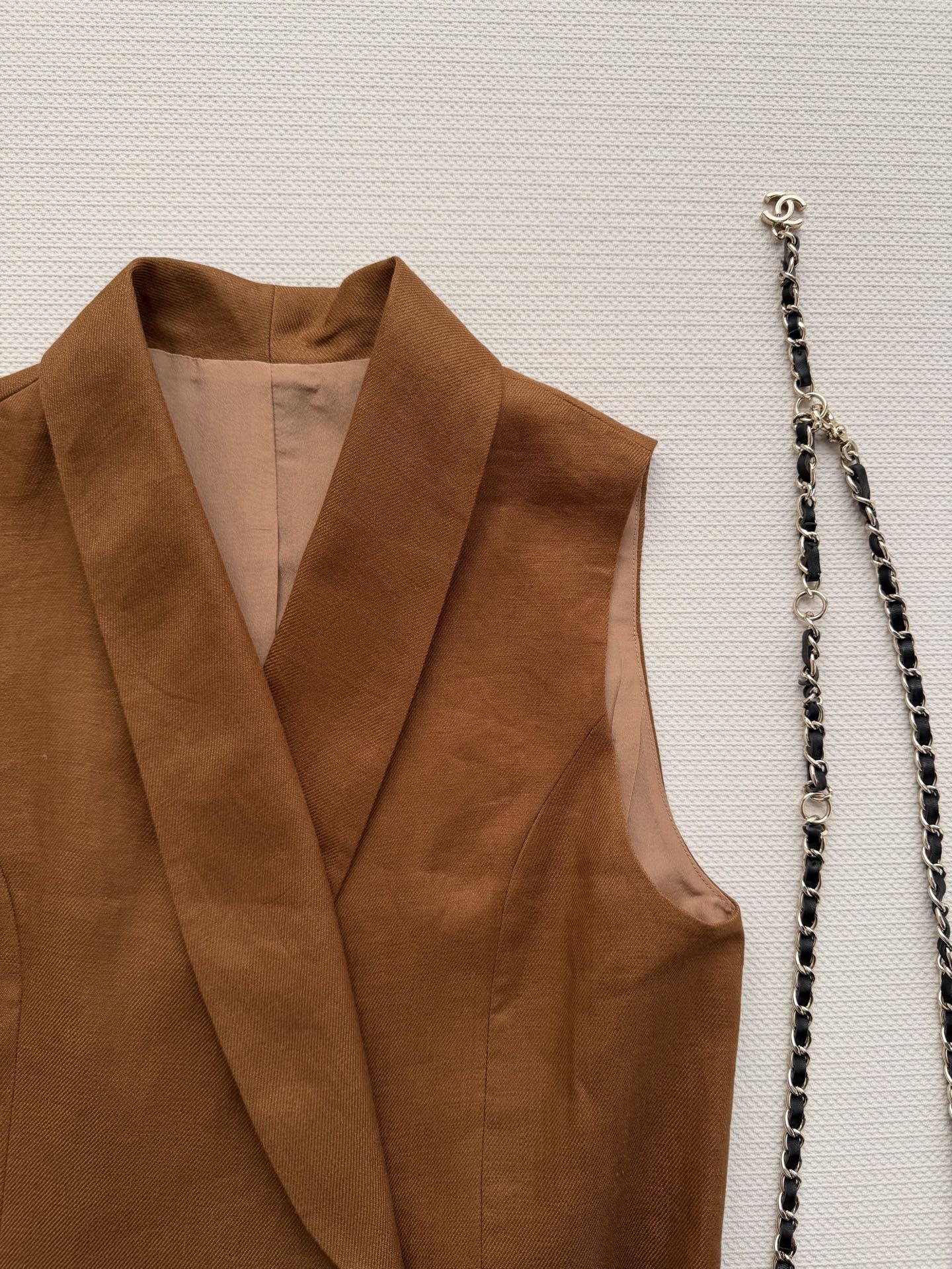 Brunello Cucinelli 2026春夏亚麻马甲，采用高品质亚麻，轻盈透气，春夏穿超舒服！焦糖