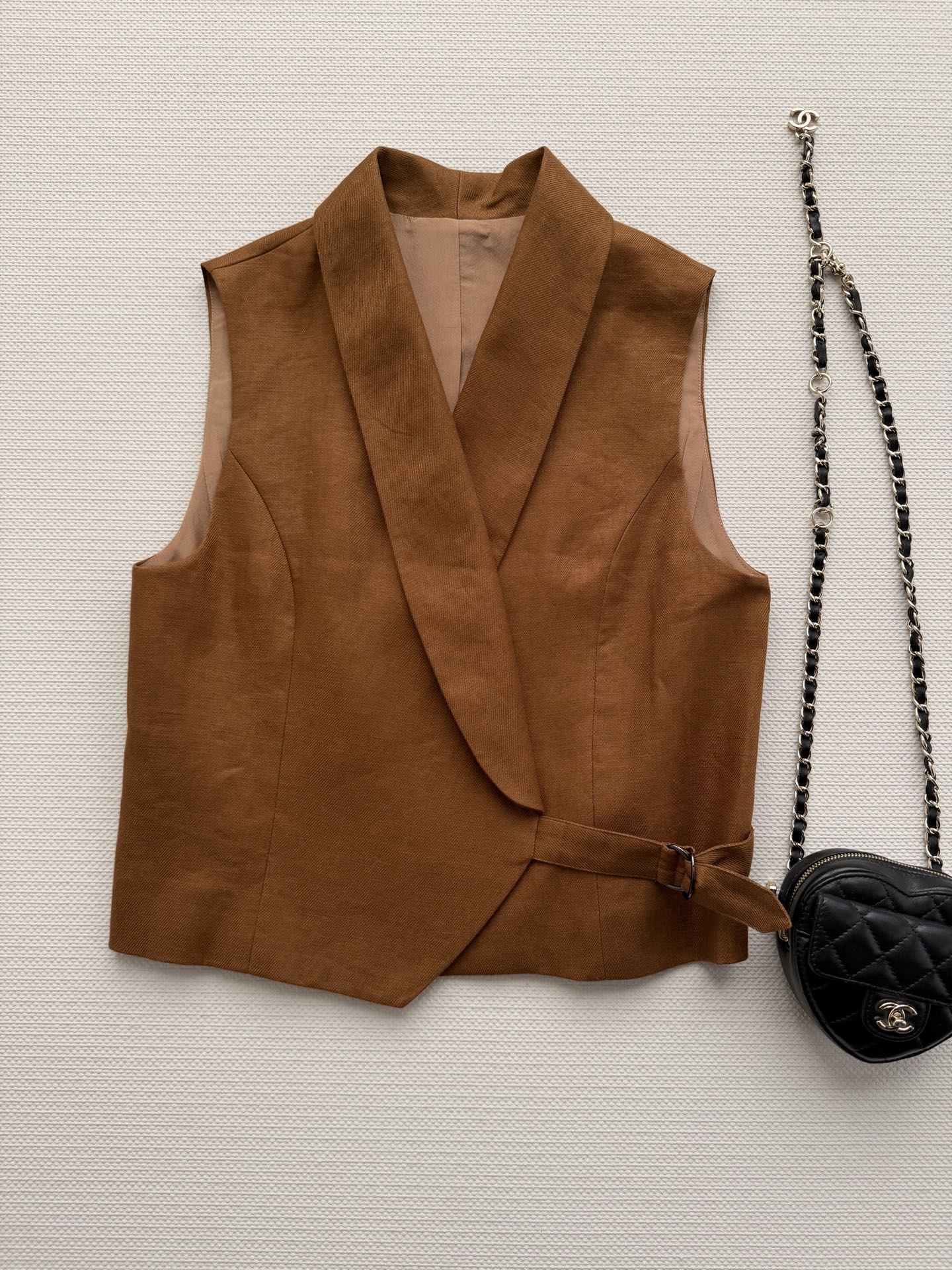 Brunello Cucinelli 2026春夏亚麻马甲，采用高品质亚麻，轻盈透气，春夏穿超舒服！焦糖