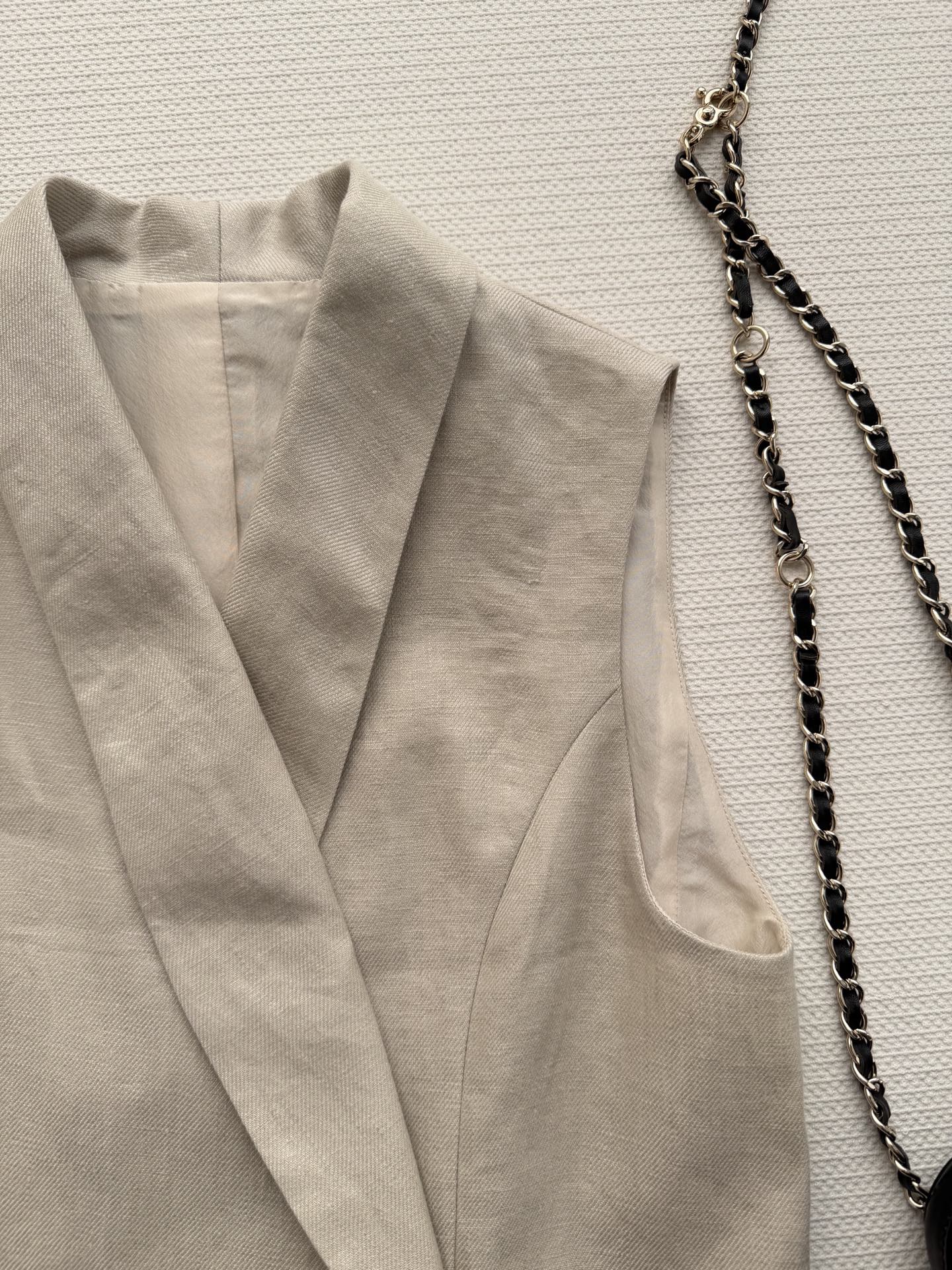 Brunello Cucinelli 2026春夏亚麻马甲，采用高品质亚麻，轻盈透气，春夏穿超舒服！焦糖