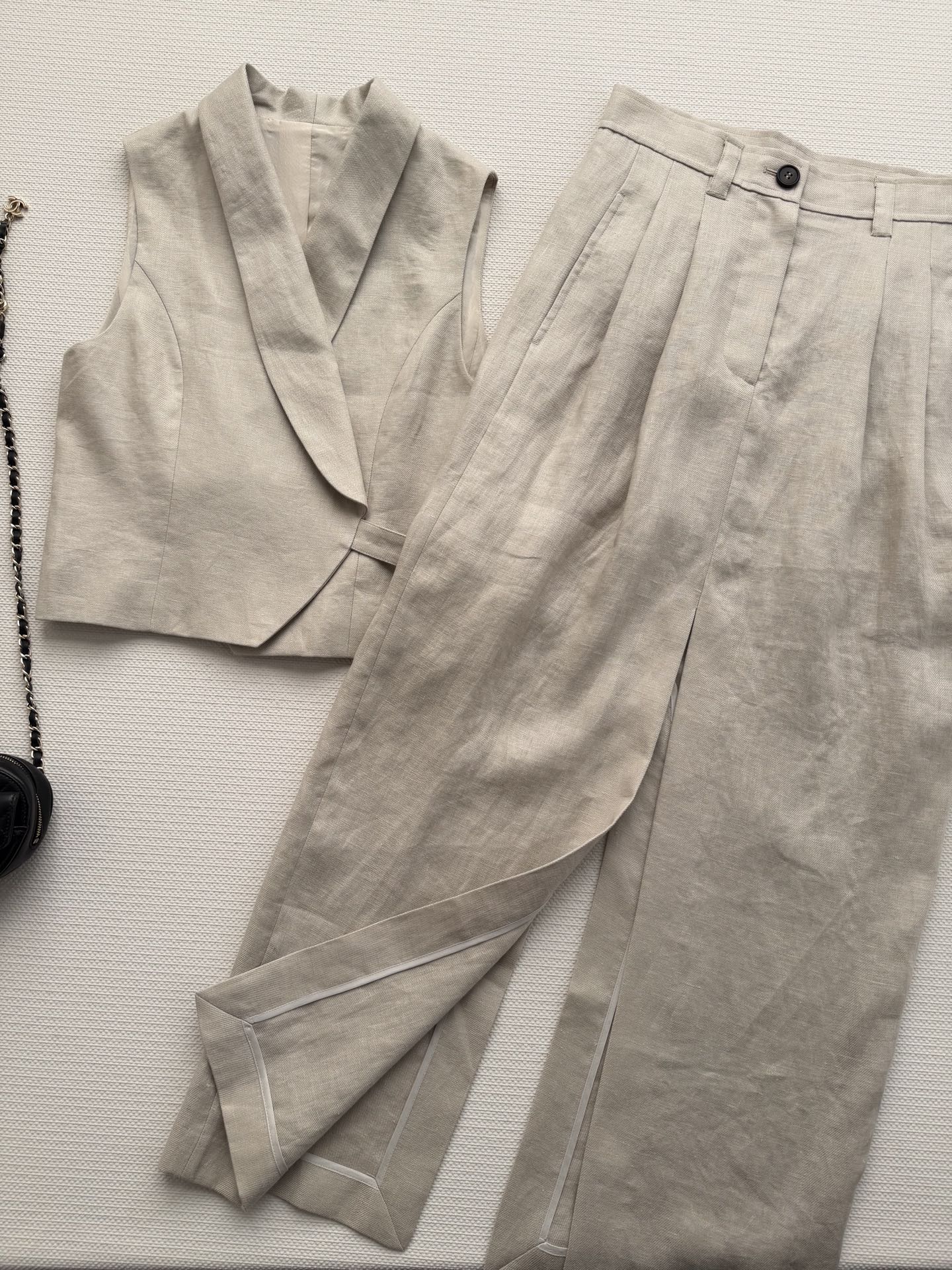 Brunello Cucinelli 2026春夏亚麻半裙，采用高品质亚麻，轻盈透气，春夏穿超舒服！焦糖