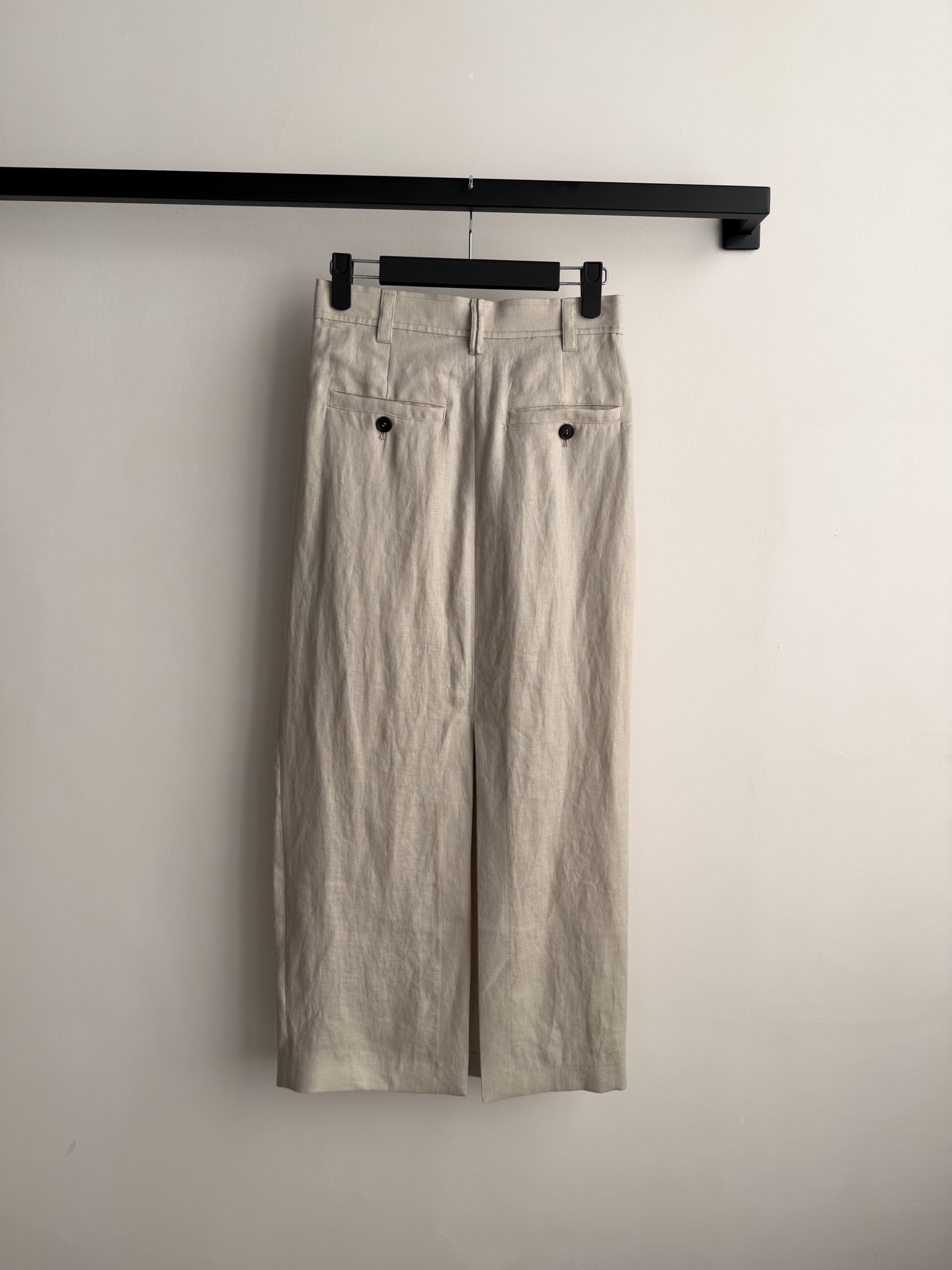 Brunello Cucinelli 2026春夏亚麻半裙，采用高品质亚麻，轻盈透气，春夏穿超舒服！焦糖