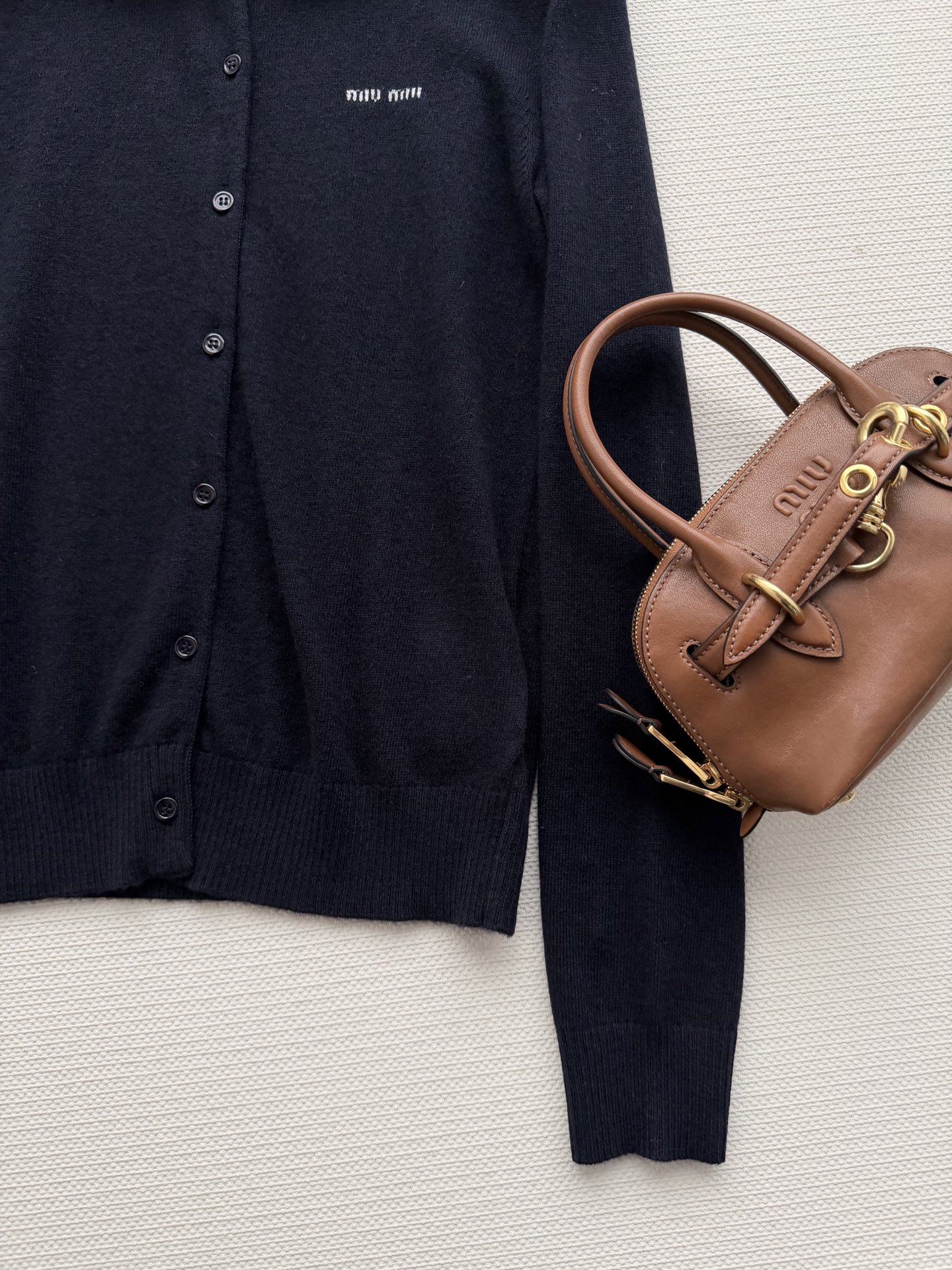 𝐌𝐢𝐮𝐌𝐢*26new🪄可拆卸花边衬衫领针织开衫🧸🐑复古学院减龄风格轻松get，正肩收身版型上身百搭不挑