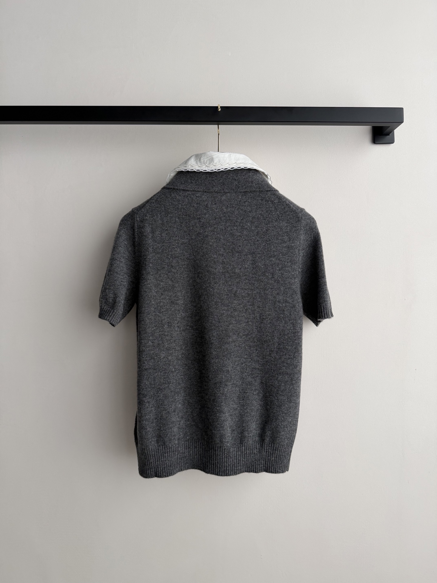 𝐌𝐢𝐮𝐌𝐢*🆕26new🪄可拆卸花边衬衫领针织短袖🧸🐑复古学院减龄风格轻松get，正肩收身版型上身百搭不