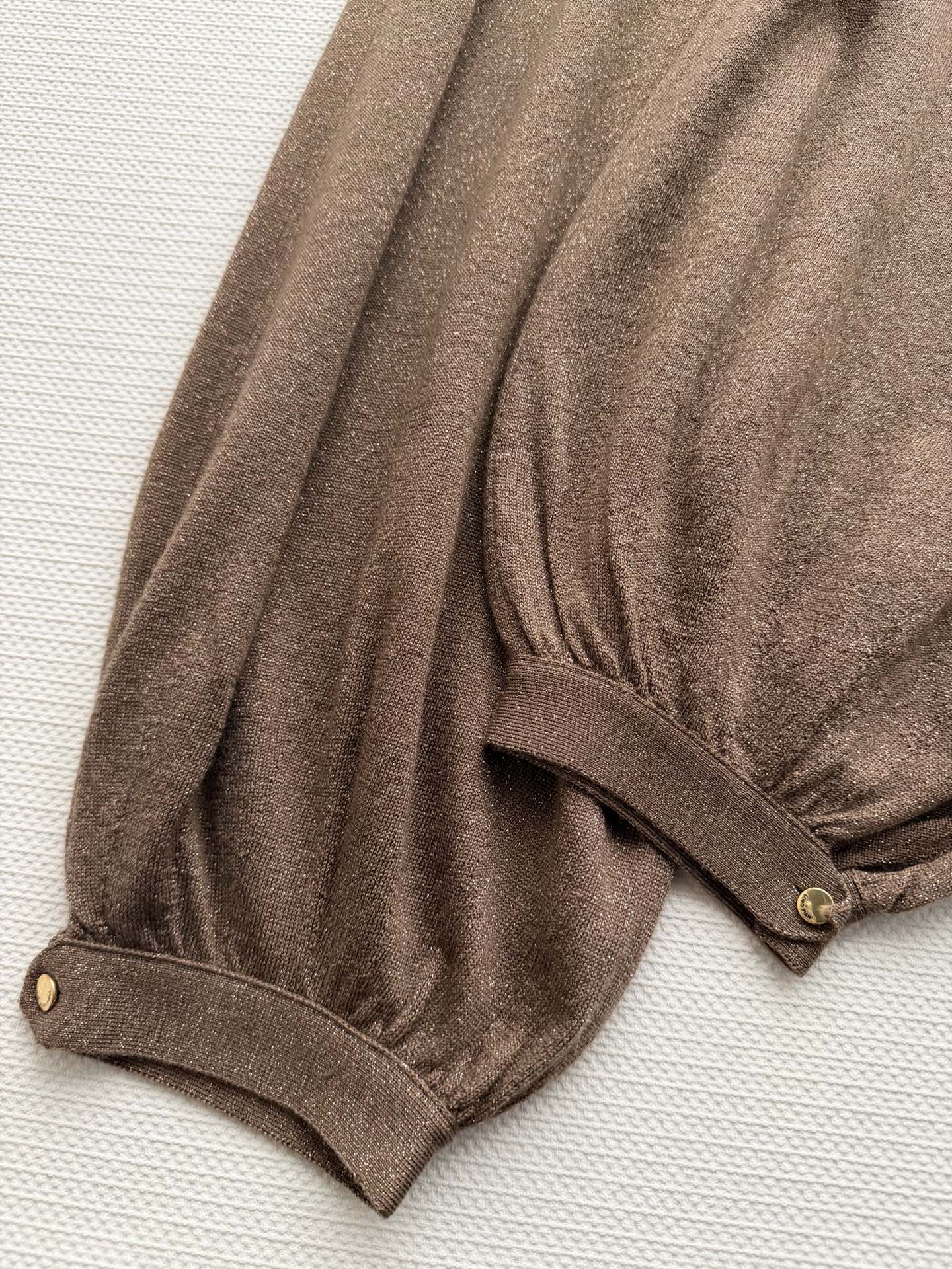 Loro Pian*🆕灯笼裤采用高腰松紧设计，宽松裤腿+束脚，舒适又显瘦！面料柔软透气，日常穿搭或瑜伽、