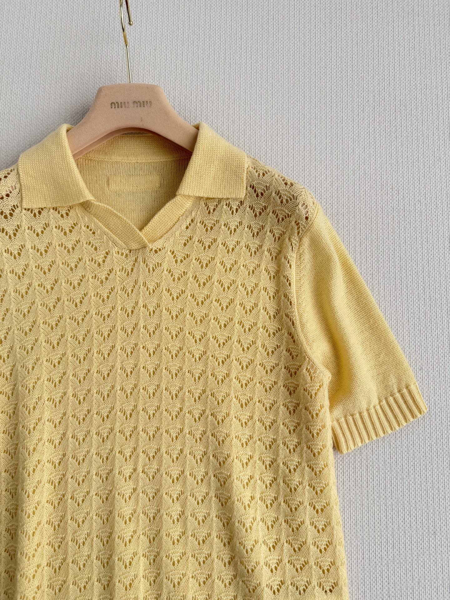 Miumi* 🆕26Ss早春新款 镂空翻领针织polo衫丨独家yb开发！高版出品！甄选细腻羊毛羊绒混纺面