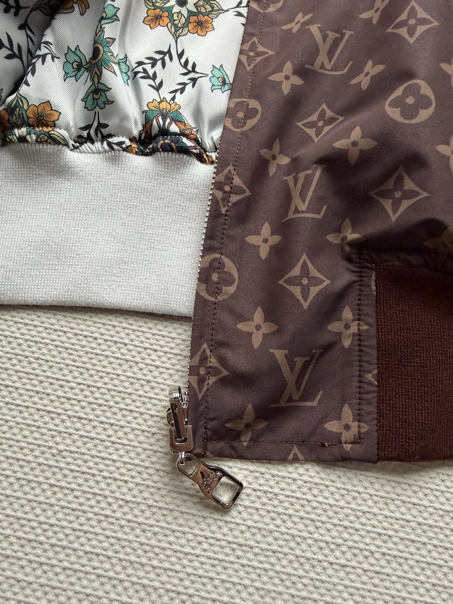 LouisVuitto*🆕🤎26SS新款系列老花双面夹克，经典Monogram图案，轻盈透气超舒适！小立