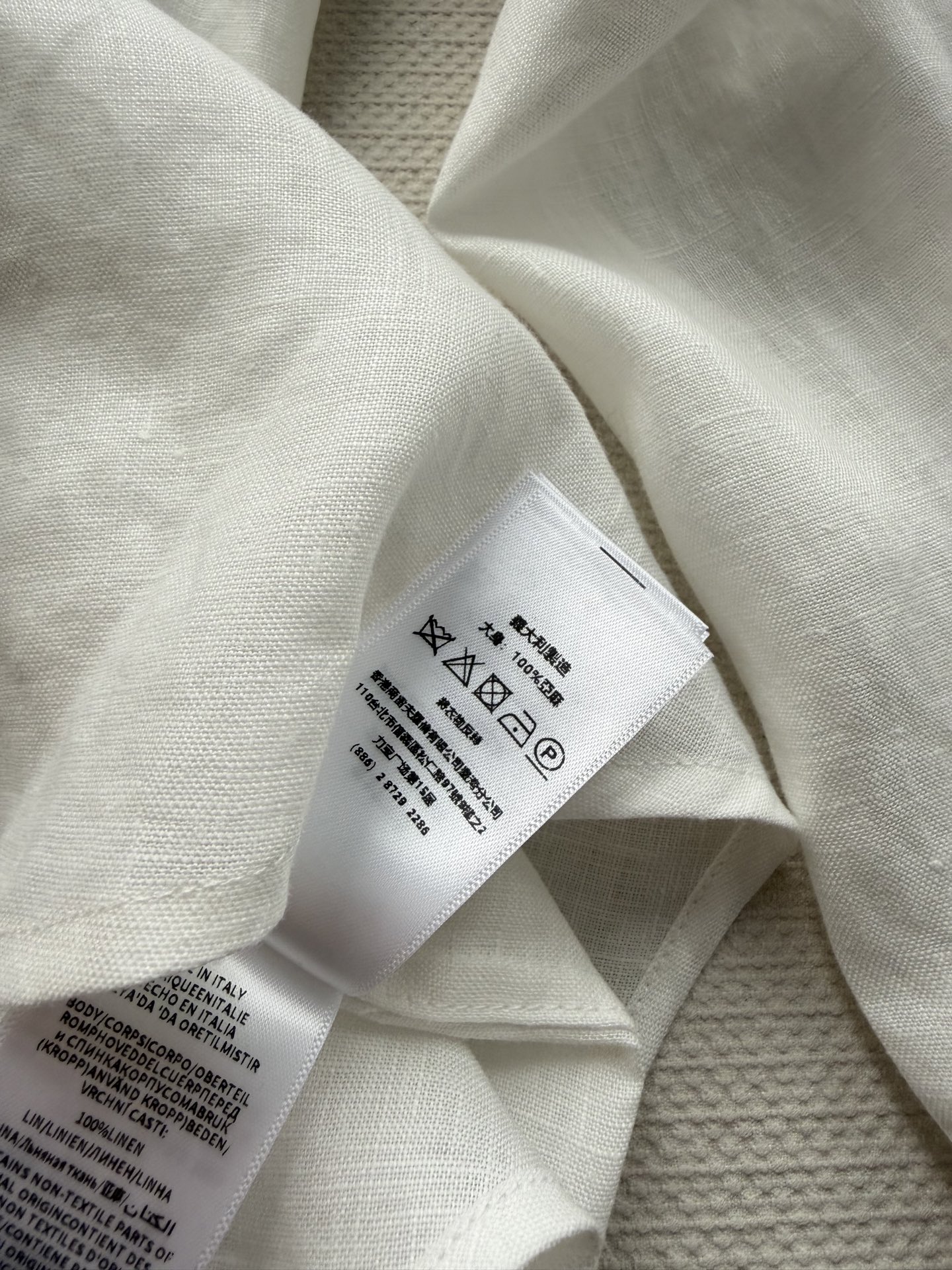 拉夫劳伦🆕亚麻衬衫，100%亚麻材质，透气舒适，春夏穿超合适！经典纽扣领+小马刺绣，品牌感满满✨。宽松版