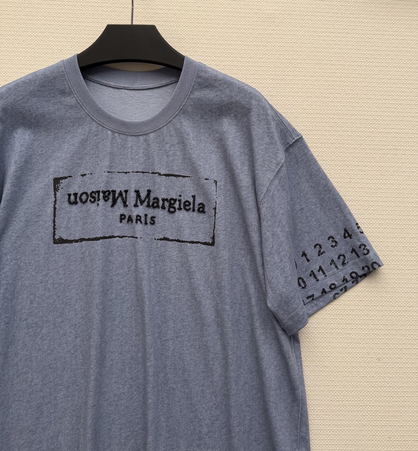 MM6爆款——马吉拉钉珠洗水T：超甜酷的一款oversize T，多次洗水效果的叠加使得纹理特别高级又复