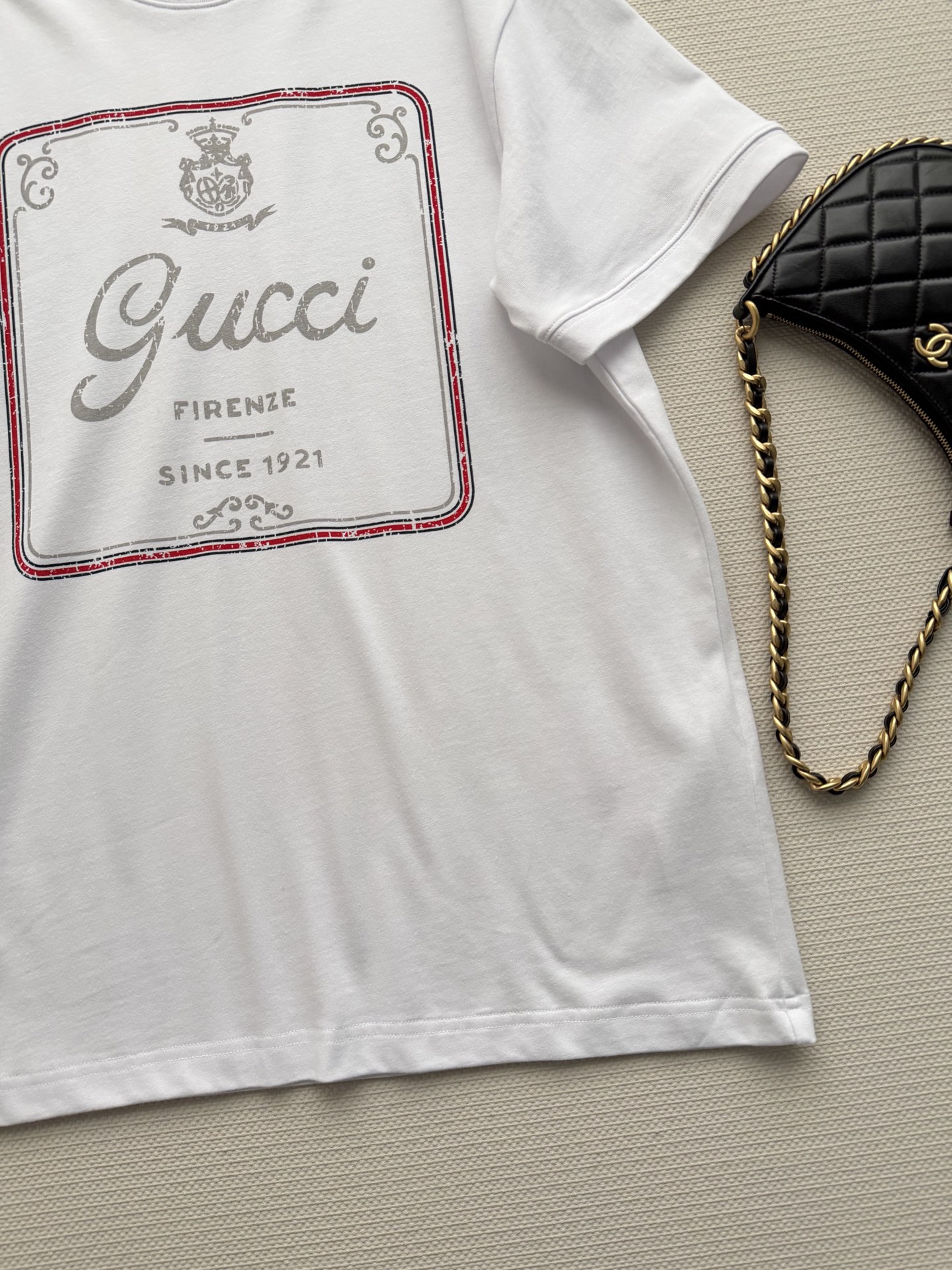 Gucc*🆕典藏标识“Firenze Since 1921”经由不同工艺焕新演绎，作为专属灵感来源，贯穿