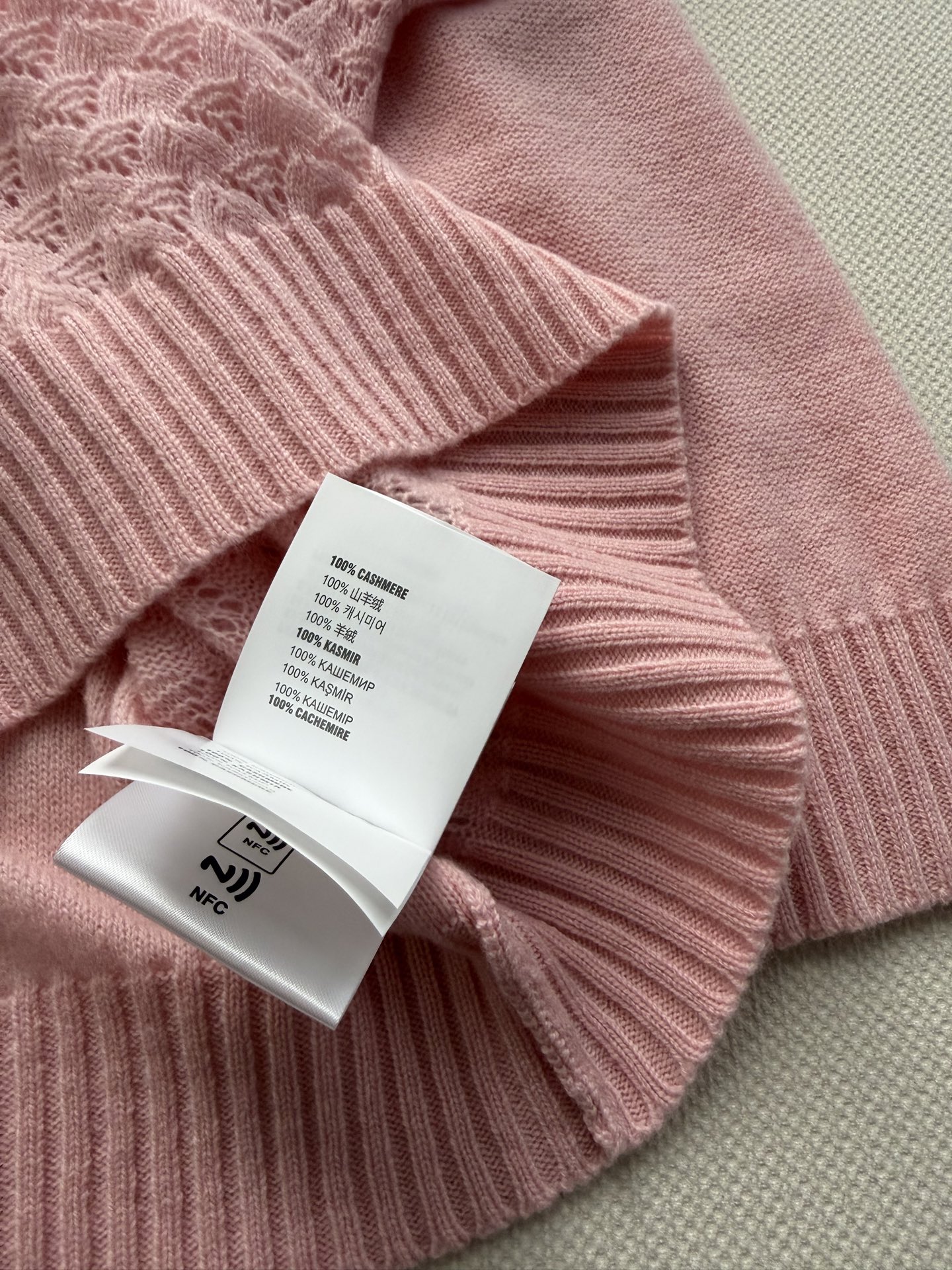 Miumi*🆕26Ss早春新款 镂空翻领针织polo衫丨⚠独家yb开发！高版出品！甄选细腻羊毛羊绒混纺面