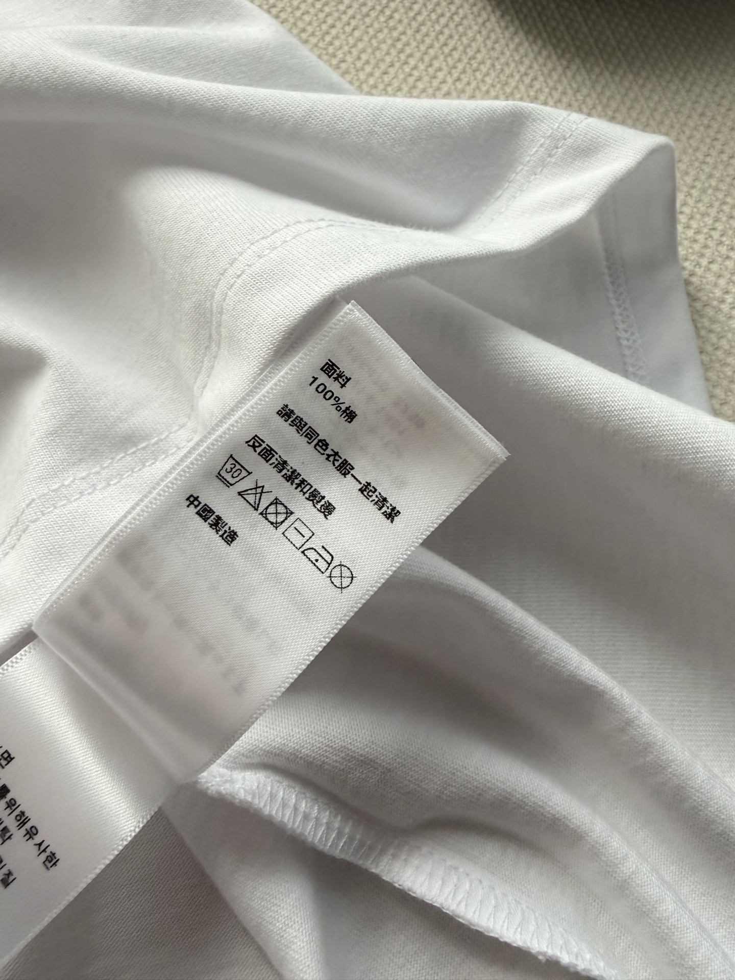 Celin* 🆕26sS早春新款 凯旋门刺绣弹力短袖T恤丨⚠原版开发！高版出品！高弹纯棉面料，贴身不紧绷