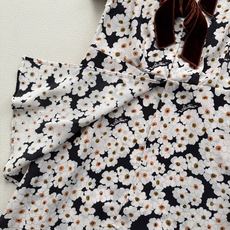 Valentin*🆕🌼26SS这款连衣裙👗黑白雏菊印花为亮点,轻薄透气面料,春夏穿超舒服!高腰松紧+抽绳 Valentin*🆕🌼26SS这款连衣裙👗黑白雏菊印花为亮点,轻薄透气面料,春夏穿超舒服!高腰松紧+抽绳