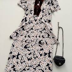 Valentin*🆕🌼26SS这款连衣裙👗黑白雏菊印花为亮点,轻薄透气面料,春夏穿超舒服!高腰松紧+抽绳 Valentin*🆕🌼26SS这款连衣裙👗黑白雏菊印花为亮点,轻薄透气面料,春夏穿超舒服!高腰松紧+抽绳