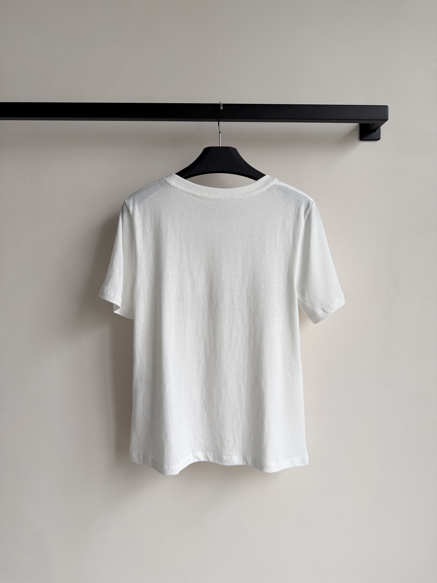 Chloé ｜26S最新款“百香果”T恤白T 真的是搭配里面不可或缺的单品无论是单穿，还是营造层次感穿搭