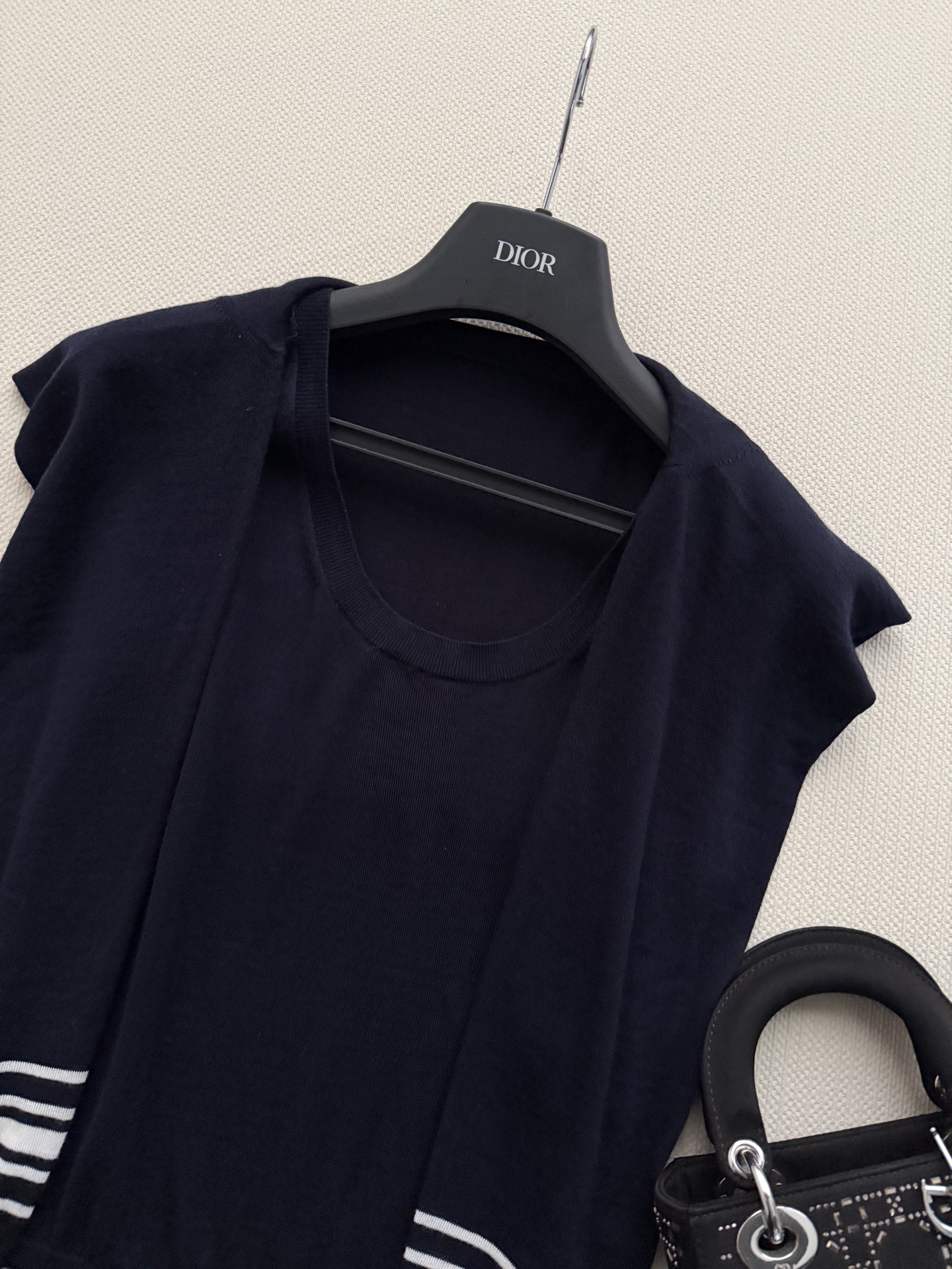 𝐃𝐢𝐨*🆕26new嫩黄色假两件针织背心蓝黄条纹点缀，清新又活泼✨领口披肩设计上身将少女感拉满，细节超有